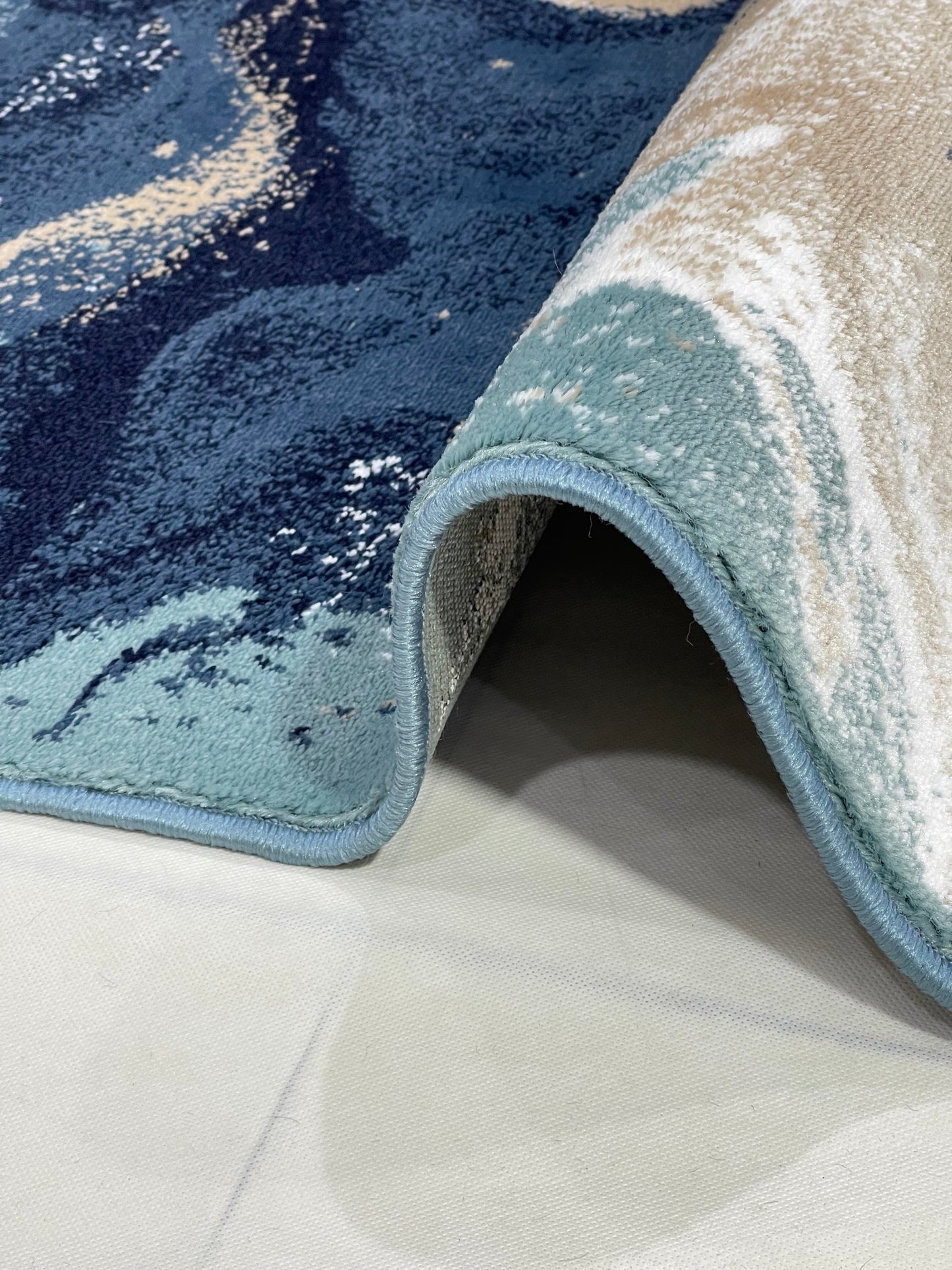 Feroze Modern Polypropylene Woven Rug.  Size : 2.6 ft width x 6.6 ft length  (80 cm x 200cm)