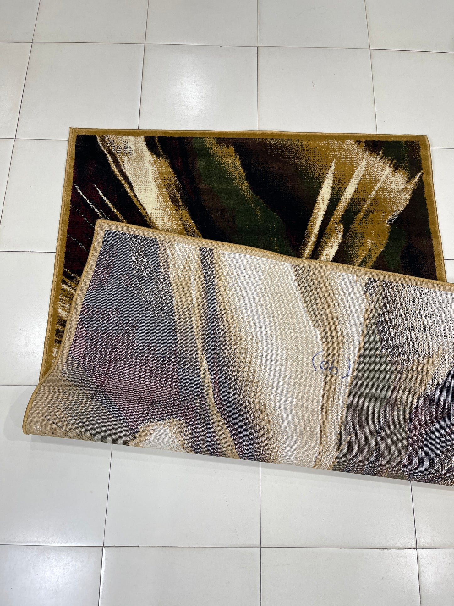 Modern polypropylene Rug,back woven
(Article-123-Gold)
Size : 4 ft width x 5.6 ft length (120 cm x 170 cm)