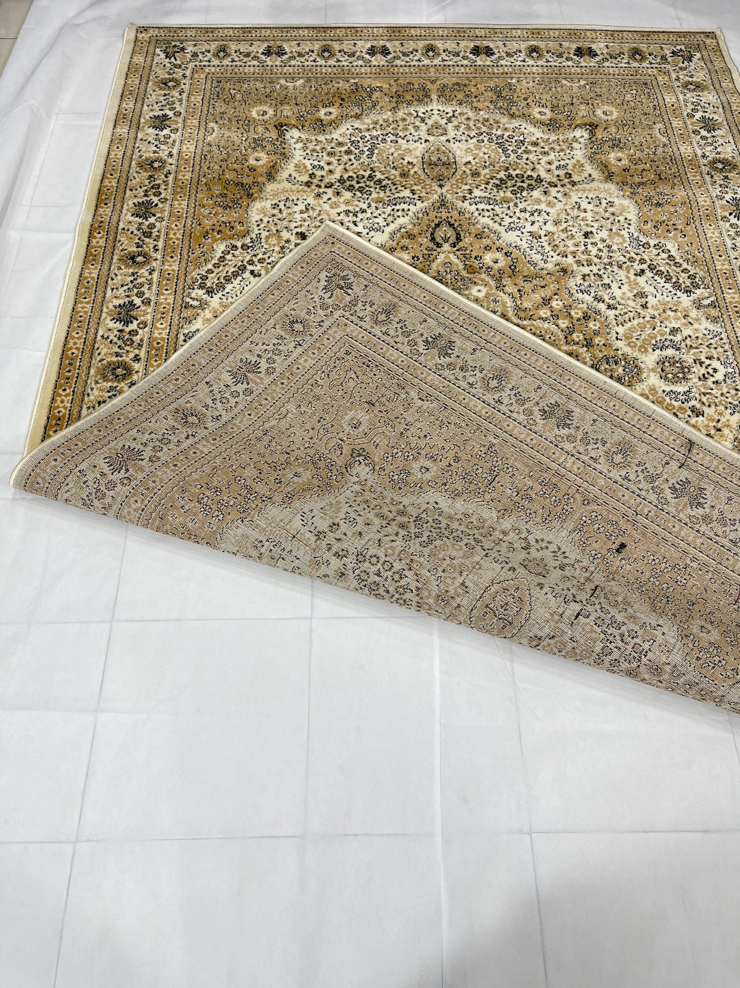 Persian polypropylene Rug,back woven(Article-25-Off white)
Size : 6.6 ft width x 9.6 ft length (200cm x 290cm)