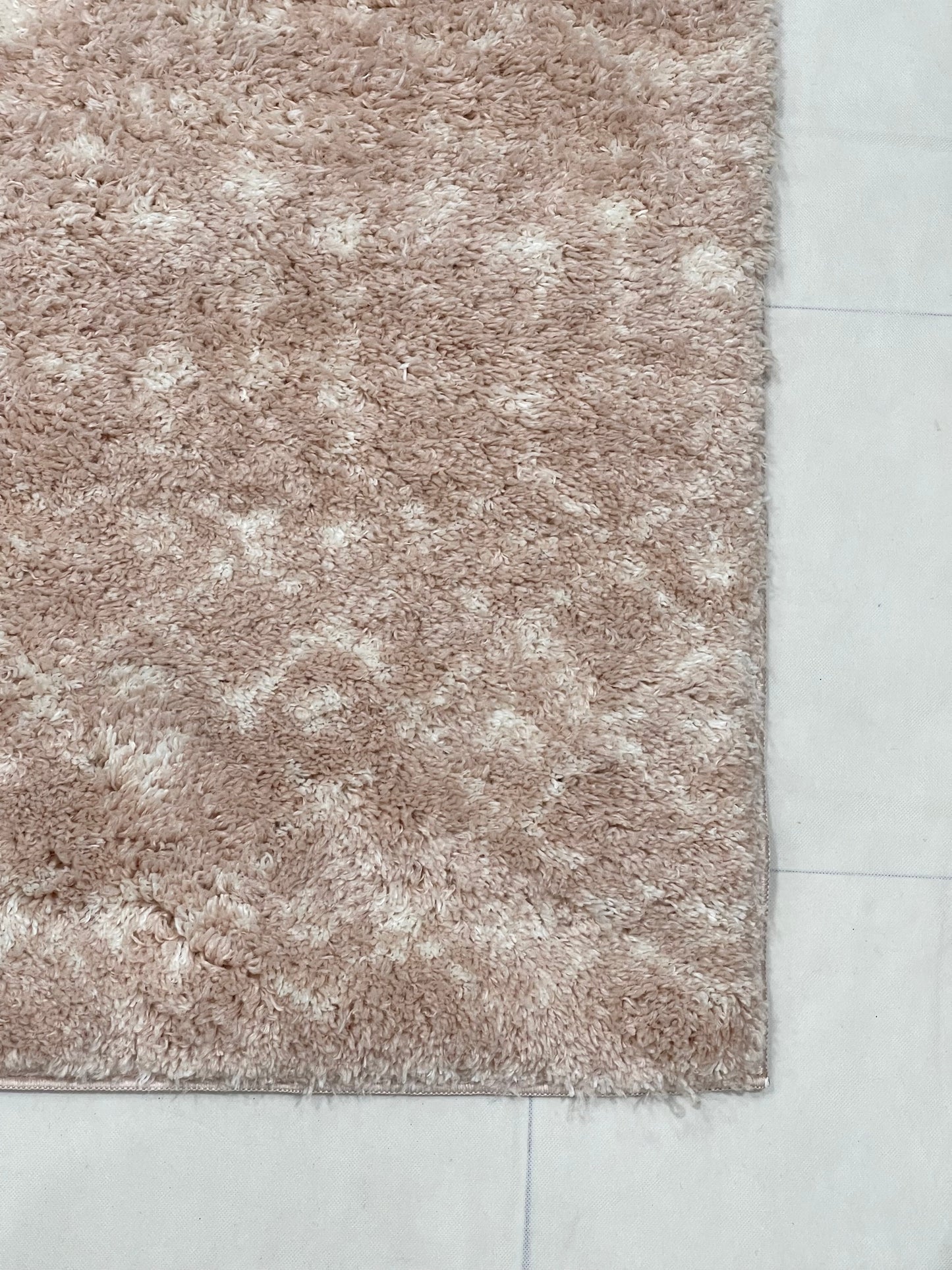 Turkish Shaggy Rug With Woven Back.  Size : 5 Ft Width x 7.3 Ft Length (160cm x 220cm) Article-06-Pink