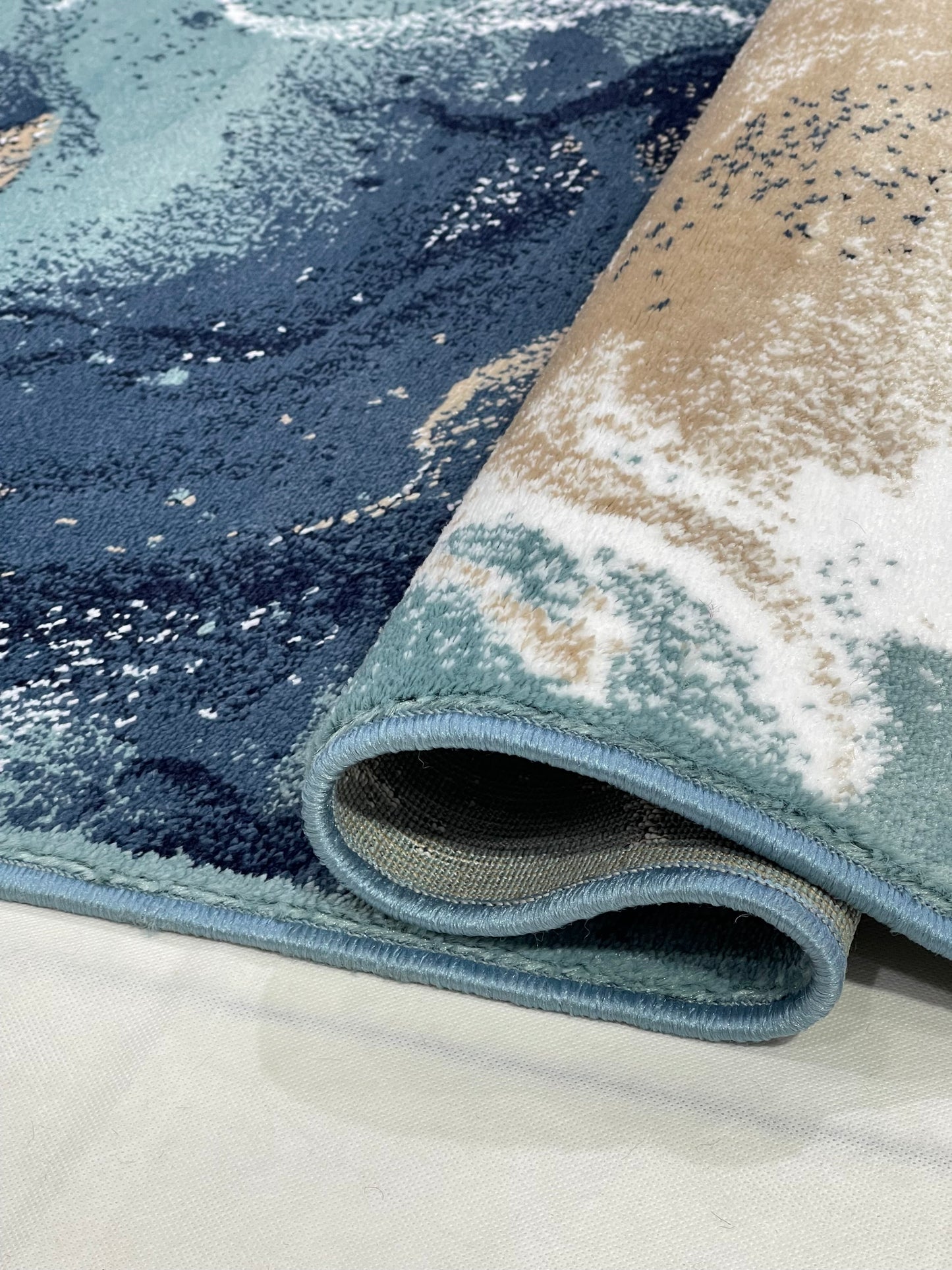 Feroze Modern Polypropylene Woven Rug.  Size : 2.6 ft width x 6.6 ft length  (80 cm x 200cm)