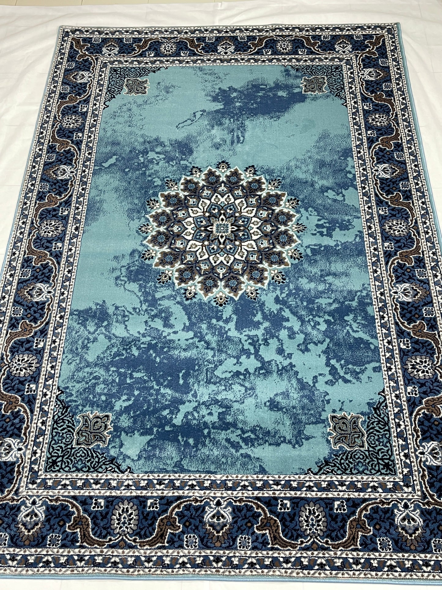Persian polypropylene Rug,back woven(Article-39-Feroze)
Size : 6.6 ft width x 9.6 ft length (200cm x 290cm)