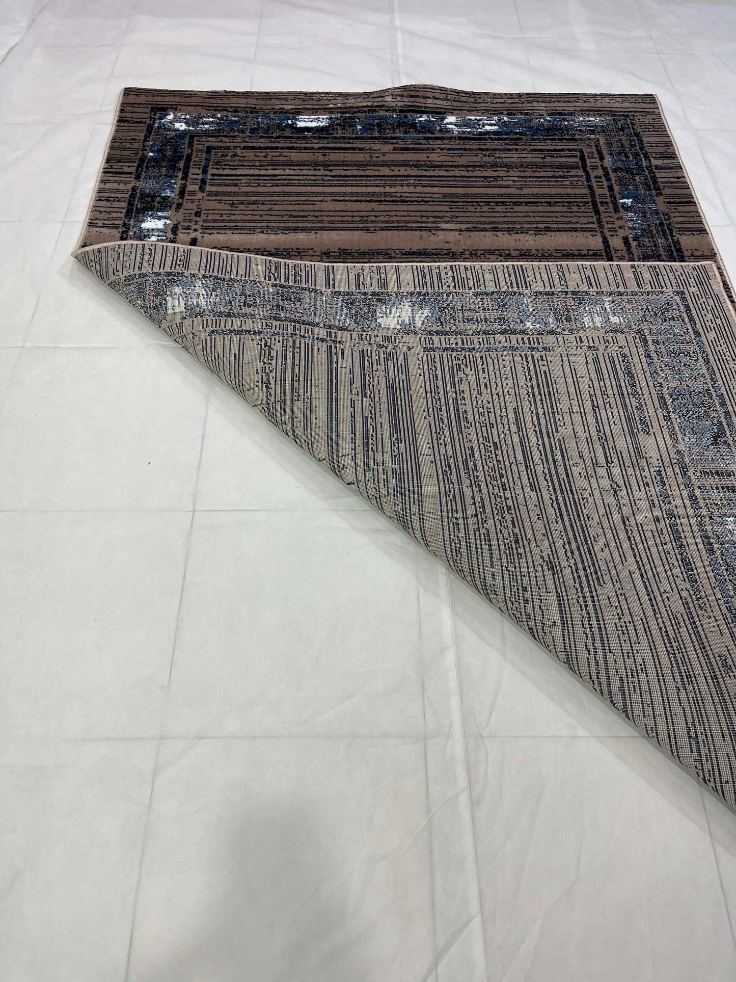 Modern polypropylene Rug,back woven(Article-1412-Mink)
Size : 5ft width  x 7.3ft length (150cm x 220cm)