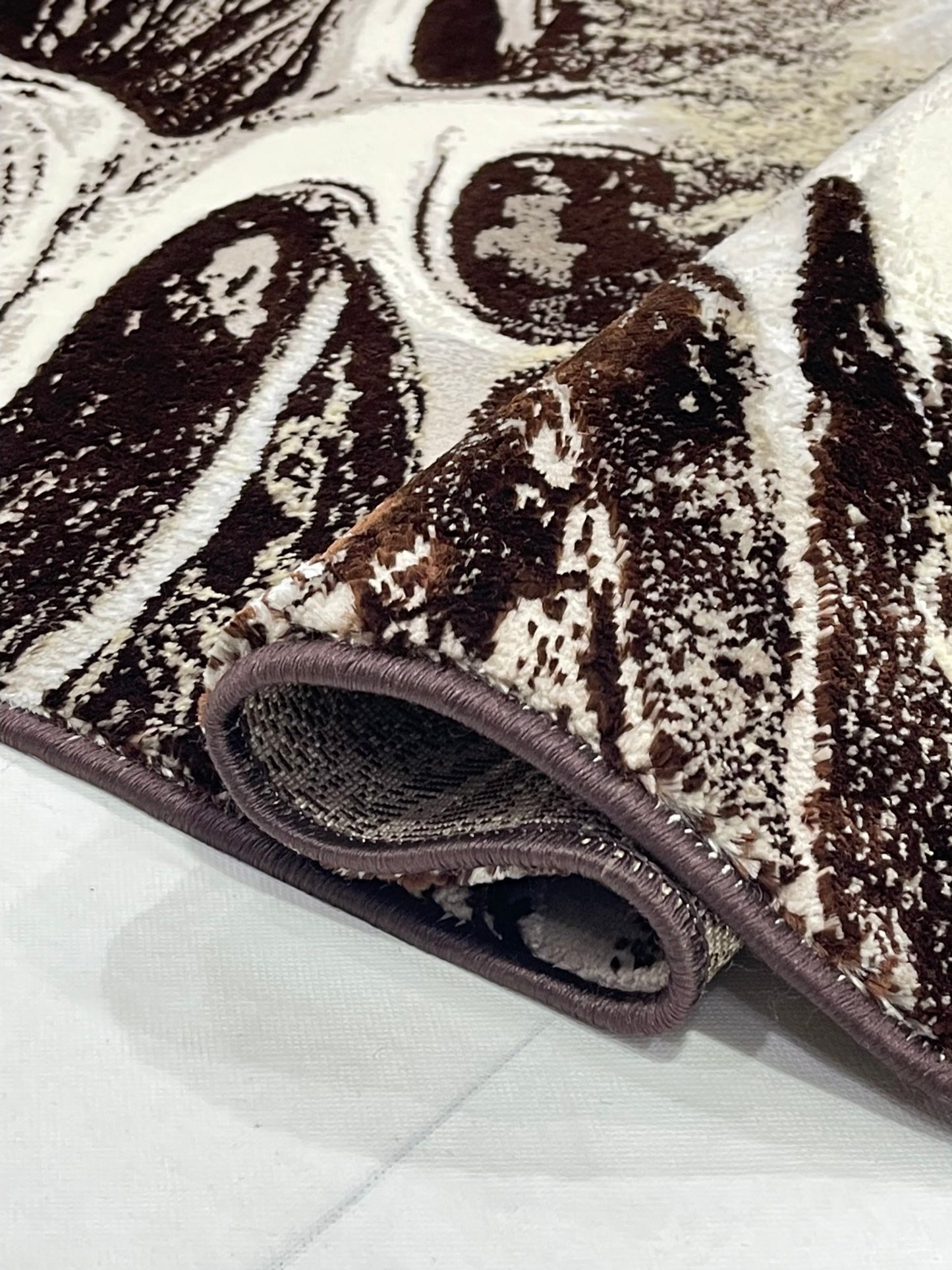 Turkish Top Quality Silk.(Article-1094-Brown)
Size: 4 ft width x 5.6 ft length ( 120cm x 170cm)