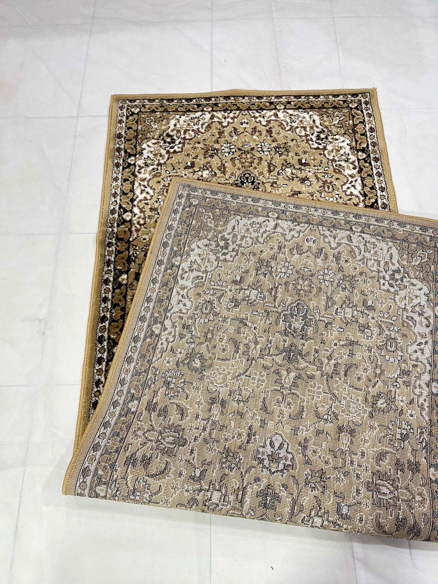 Beige Persian Polypropylene Woven Runner.
Size : 2.6 ft width x 6.6 ft length
(80 cm x 200 cm)