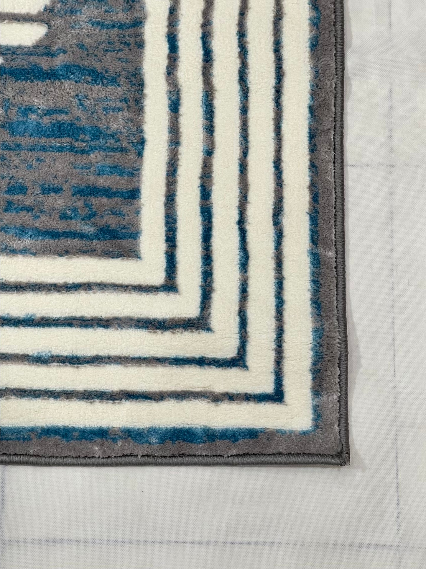 Pakistani Silk Woven Rug.(Article-1454-Grey) Size : 5ft width  x 7.3ft length (150cm x 220cm)