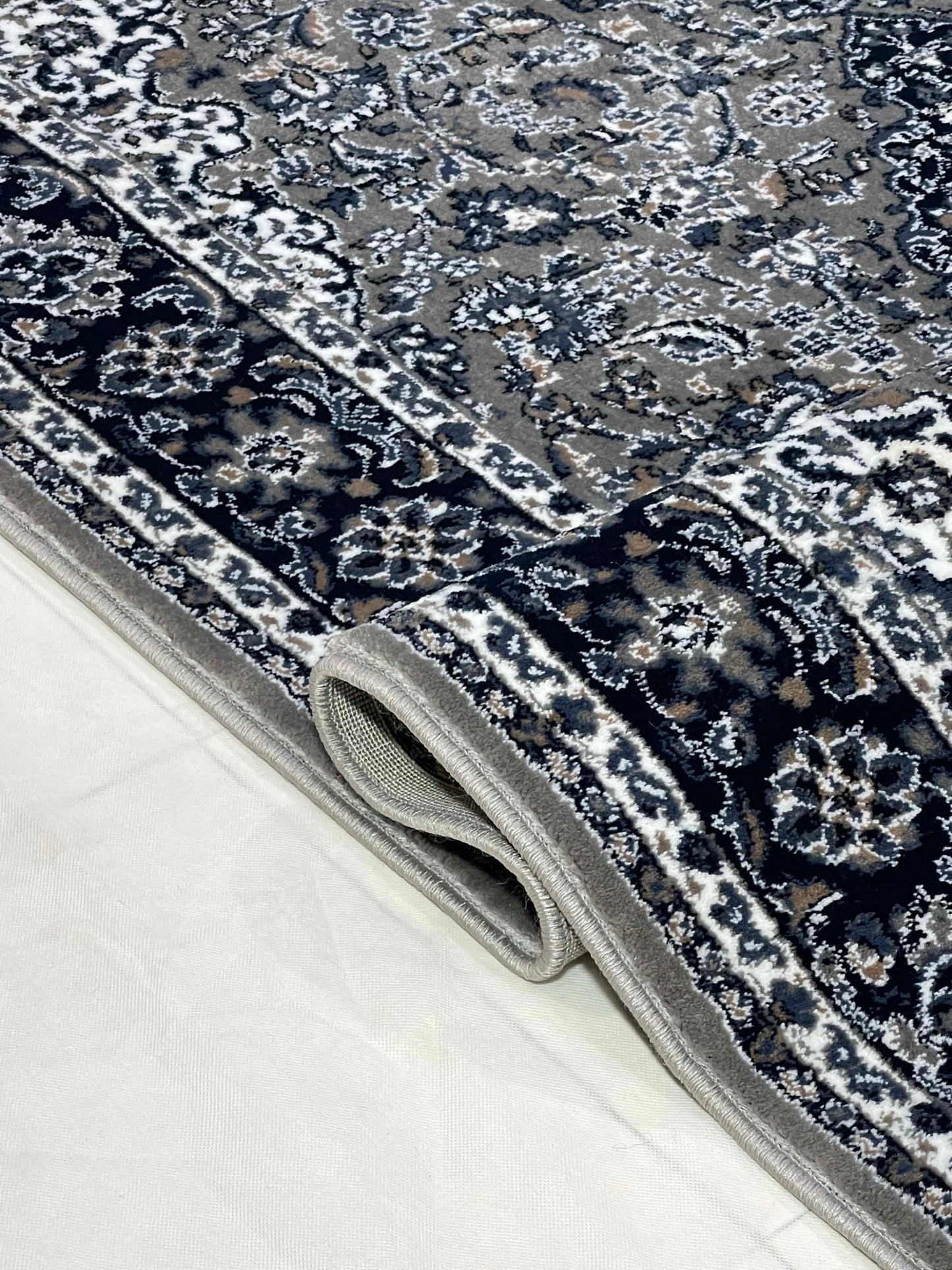 Persian polypropylene Rug,back woven(Article-01-Grey)
Size : 6.6 ft width x 9.6 ft length (200cm x 290cm)