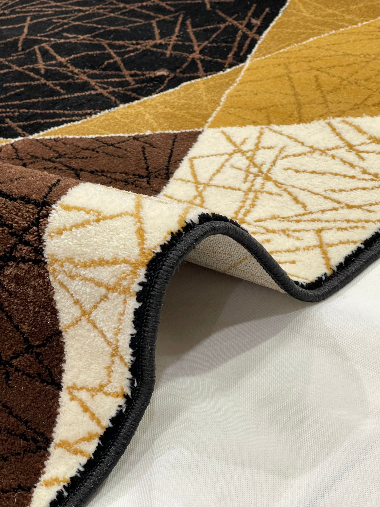 Modern polypropylene Rug,back woven(Article-519-Black)
5 ft width x 7.3 ft length