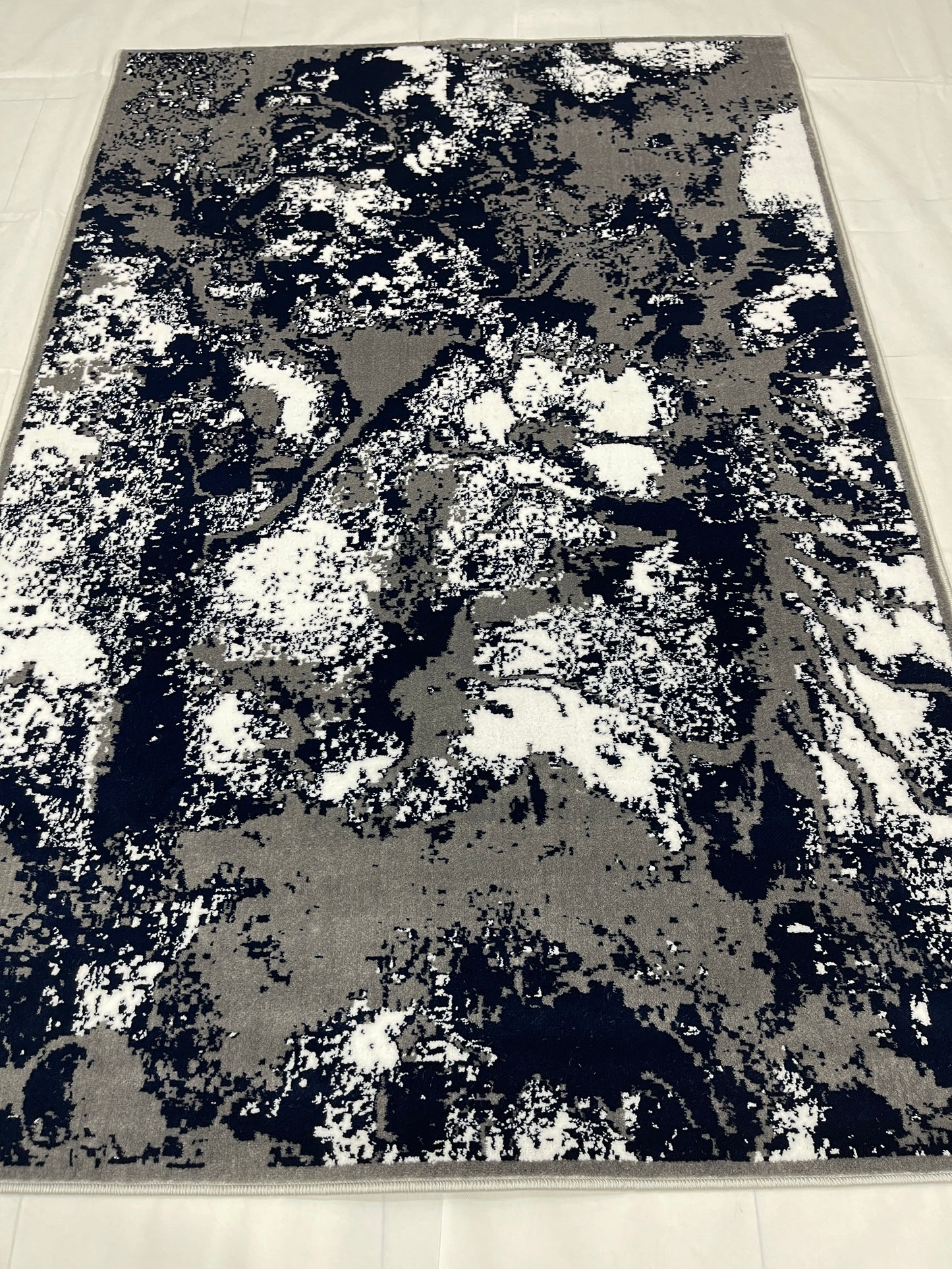 Modern polypropylene Rug,back woven(Article-1777-Grey)
Size : 5 ft width x 7.3 ft length ( 150 cm x 220 cm)