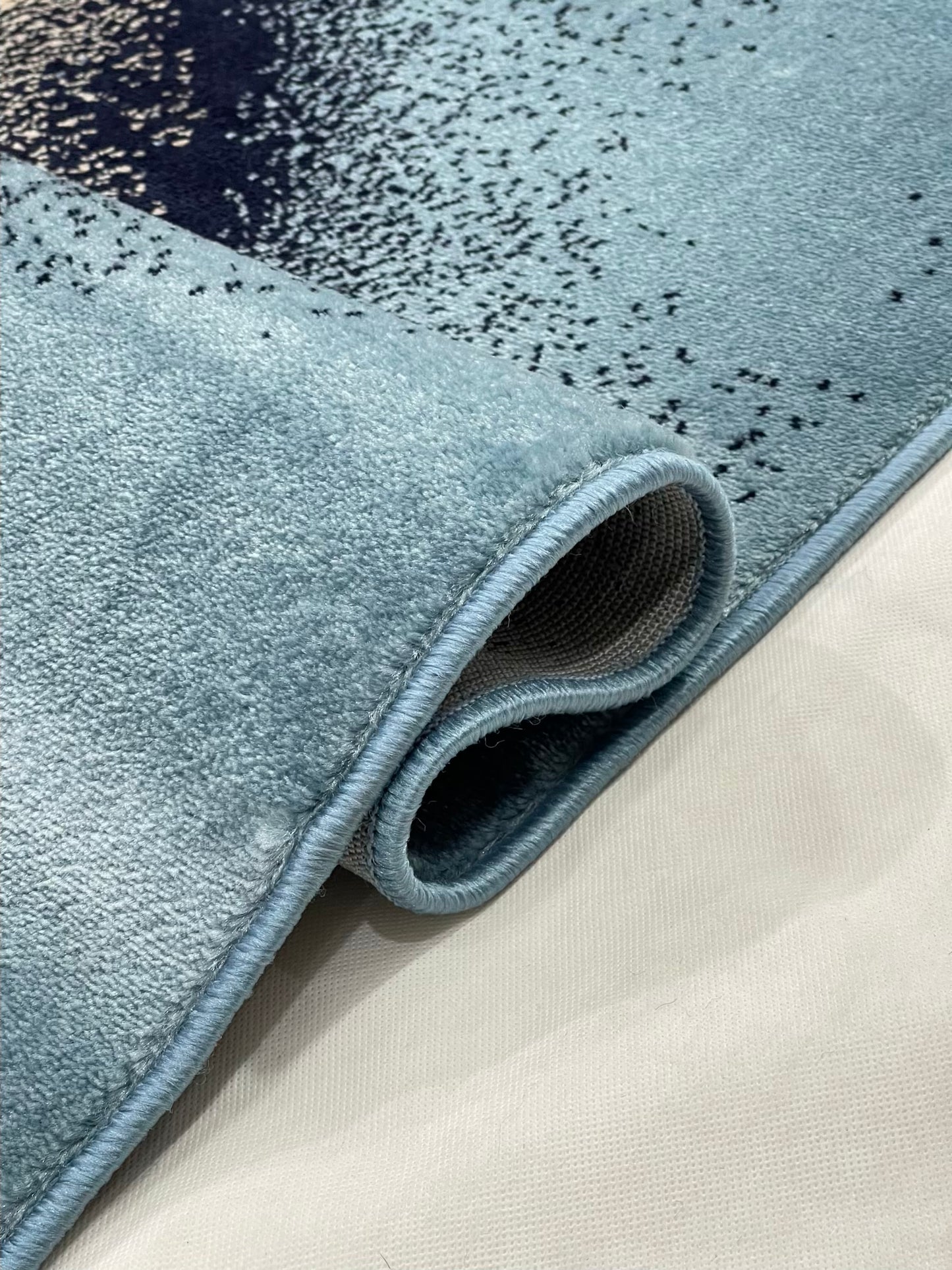 Modern polypropylene Rug,back woven(Article-349-Feroze)
Size : 5ft width  x 7.3ft length (150cm x 220cm)