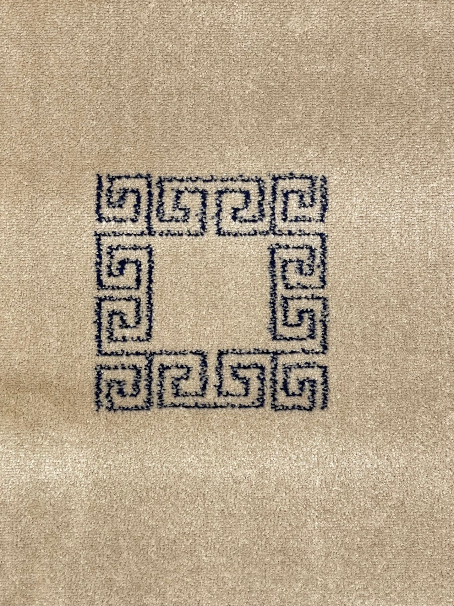 Mink Versace Polypropylene Woven Rug.  Size : 2.6 ft width x 6.6 ft length  (80 cm x 200cm)