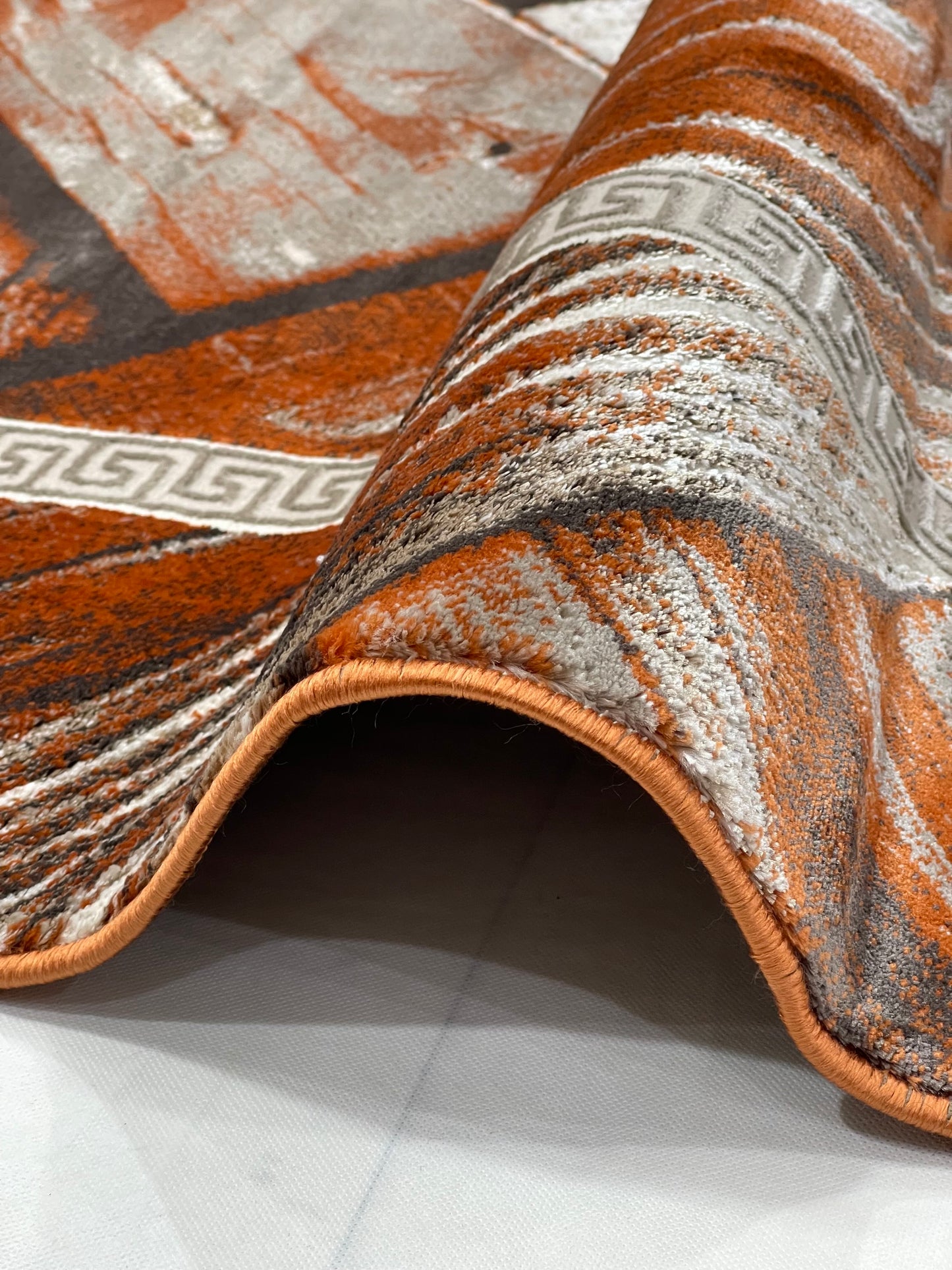 Turkish Top Quality Silk.(Article-1081-Rust ) Size: 6.6 ft width x 9.6 ft length (200cm x 290cm)
