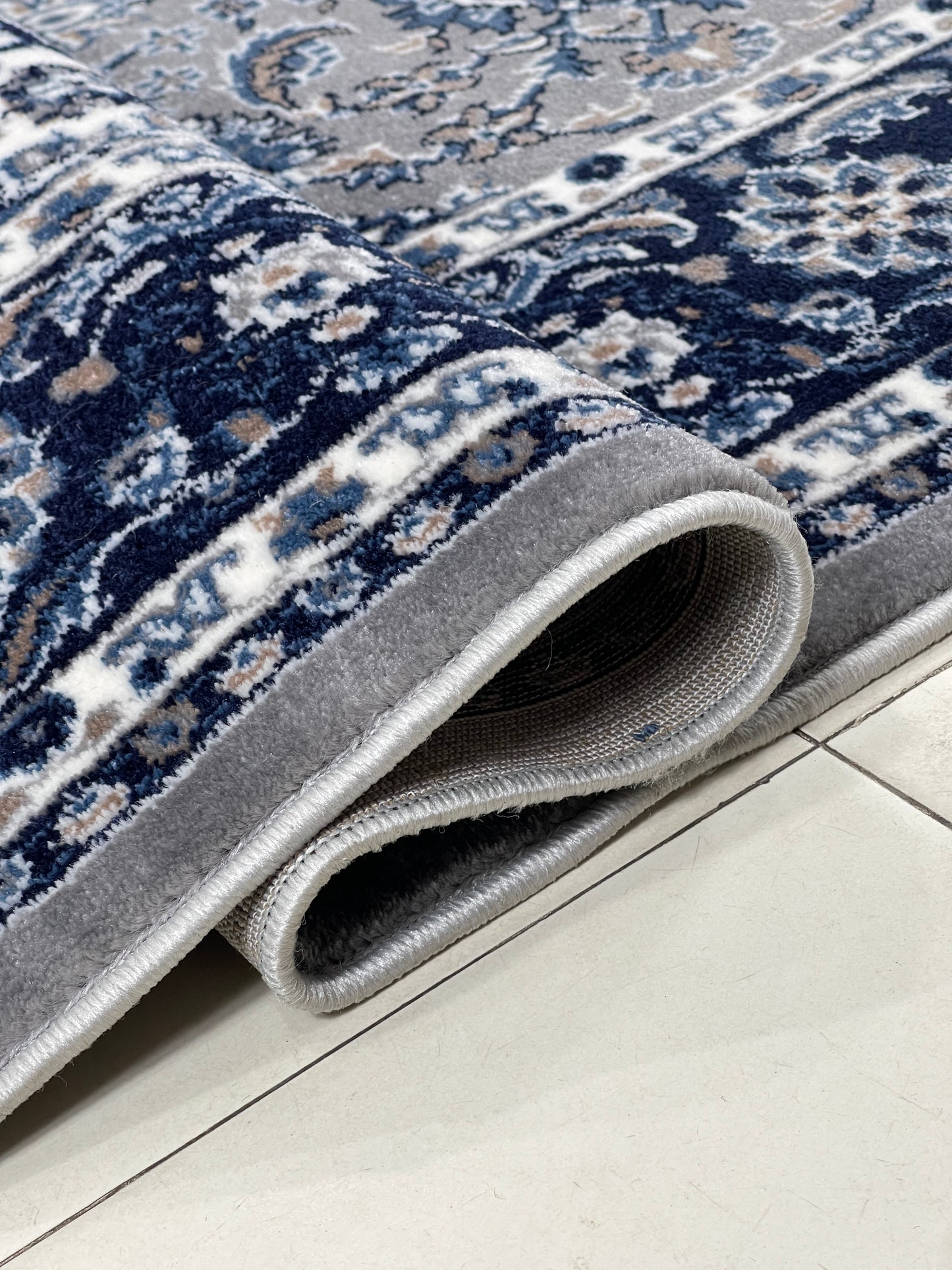 Persian polypropylene Rug,back woven(Article-01-Grey)
Size : 6.6 ft width x 9.6 ft length (200cm x 290cm)