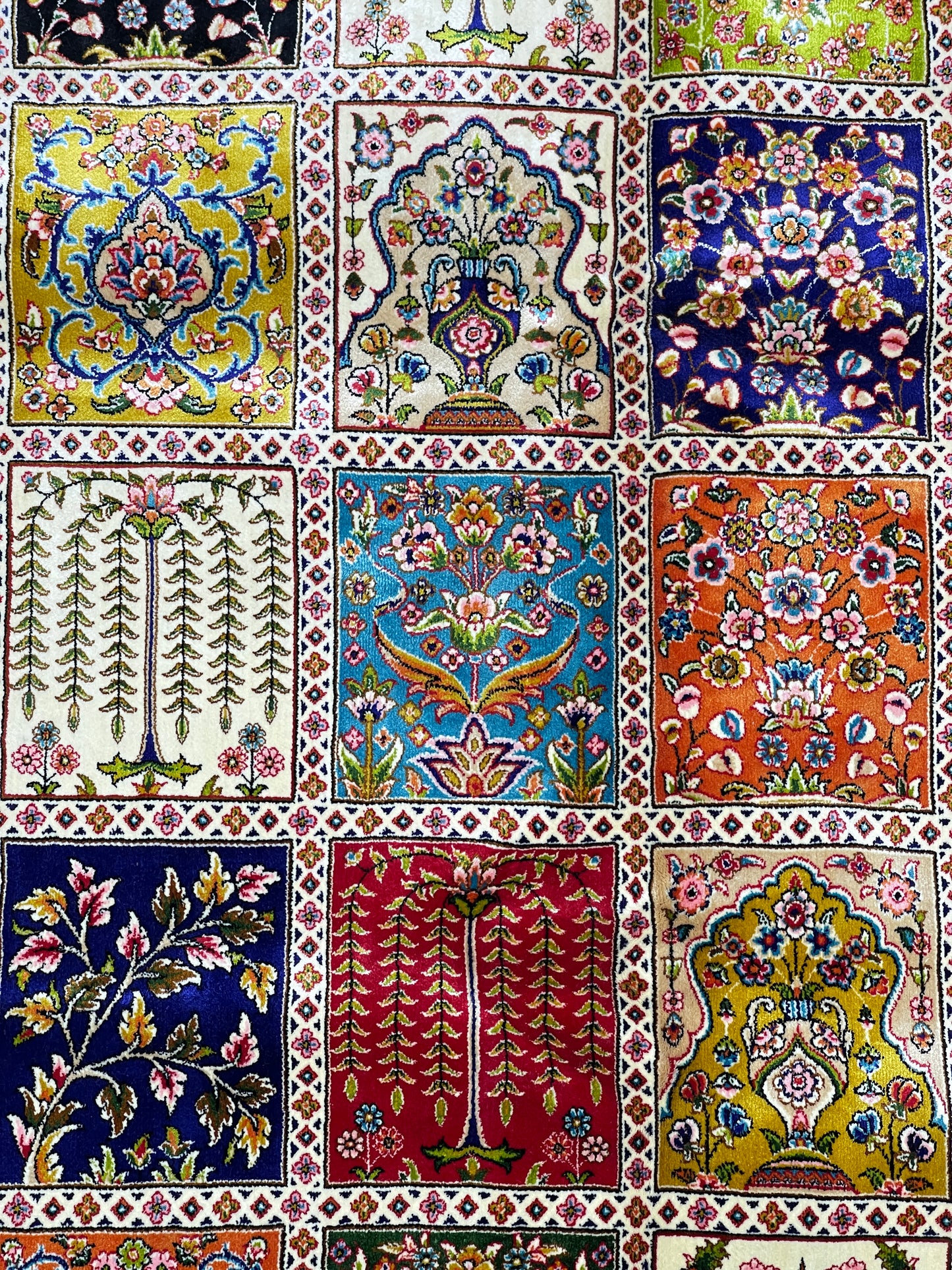 Premium Irani 1600 Reed Machine Made Rug - Off white & Multi with Cotton Back
Size : 5 ft width x 7.3 ft length (150cm x 225cm)