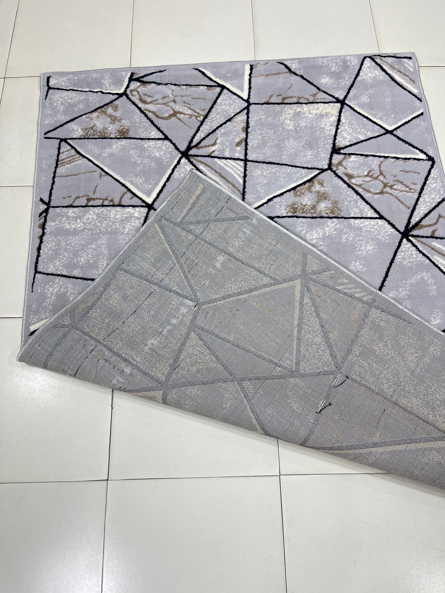 Polyester Silk Woven Rug.(Article-1550-Grey) Size : 4 ft width x 5.6 ft length