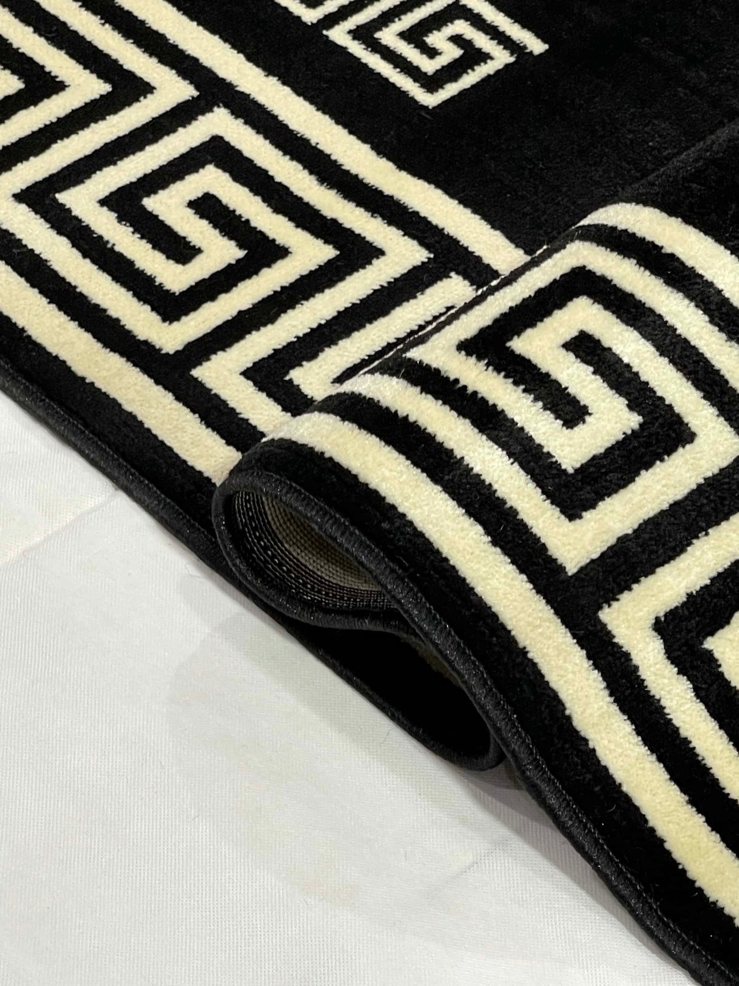 Versace polypropylene Rug,back woven(Article-129-Black)