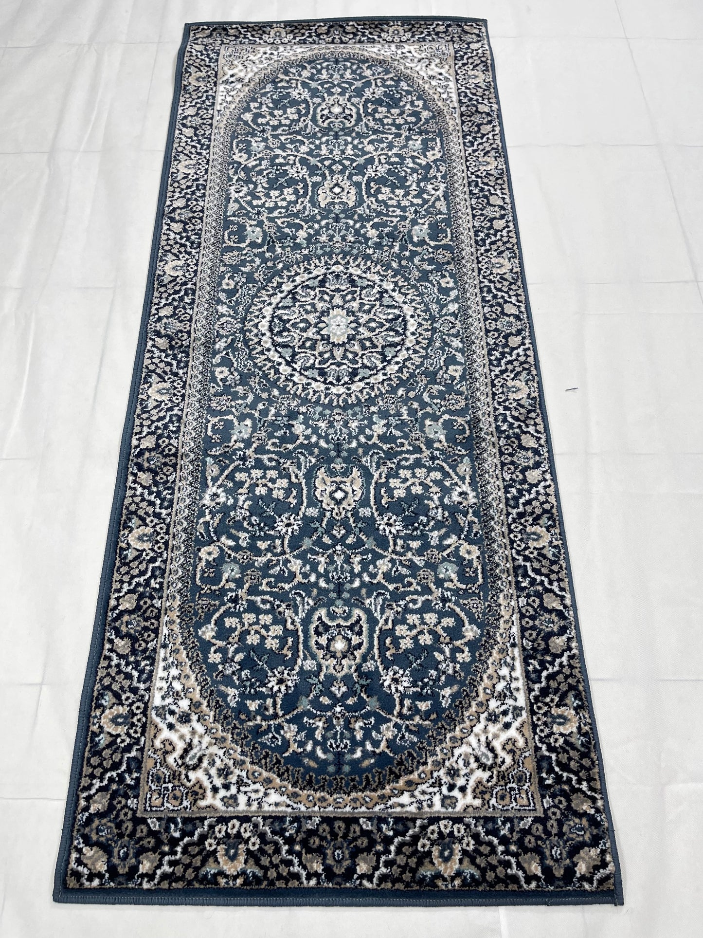 Blue Persian Polypropylene Woven Runner.
Size : 2.6 ft width x 6.6 ft length 
(80 cm x 200 cm)