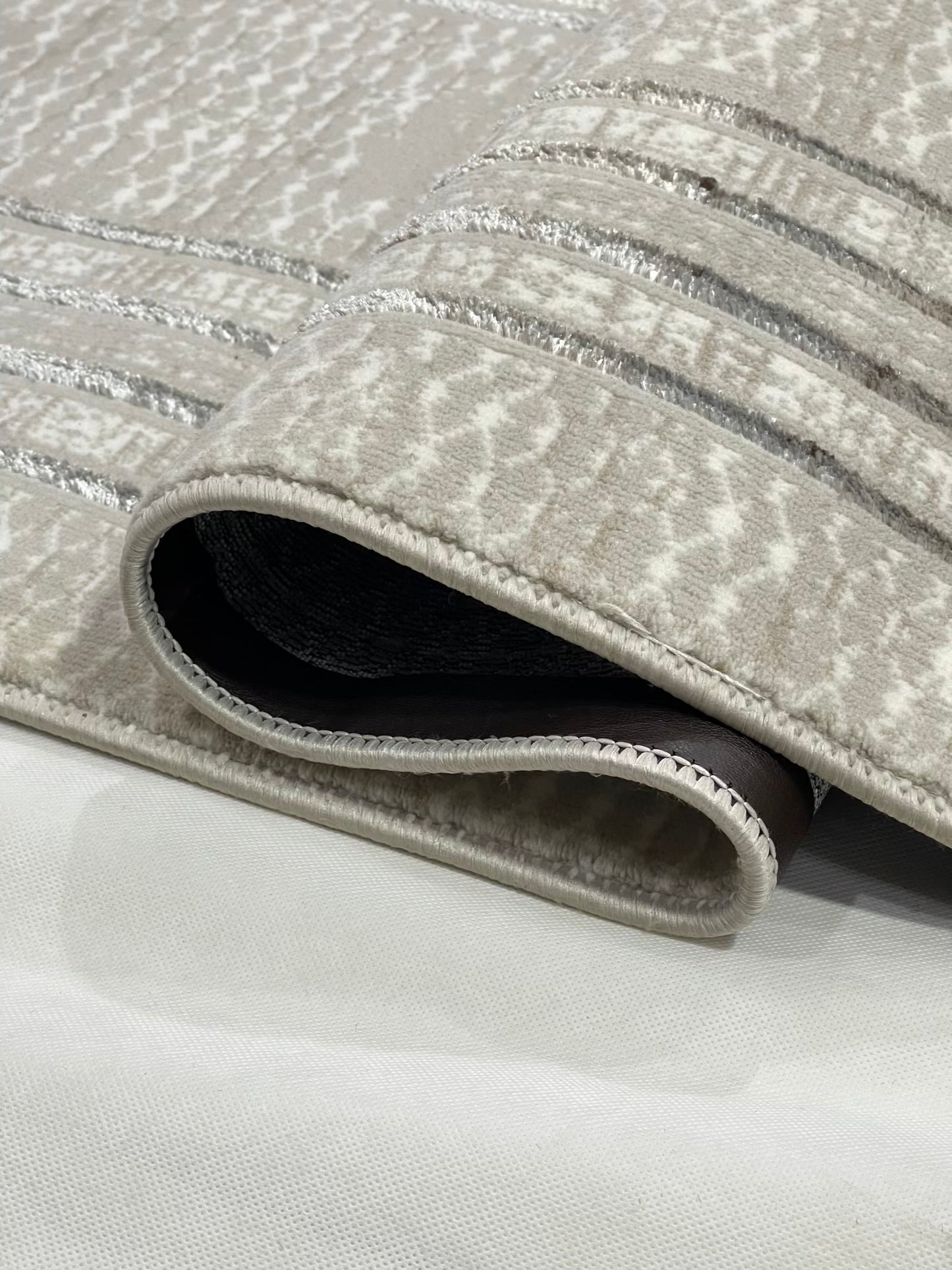 Turkish Top Quality Silk.(Article-1090-Cream ) Size: 6.6 ft width x 9.6 ft length (200cm x 290cm)