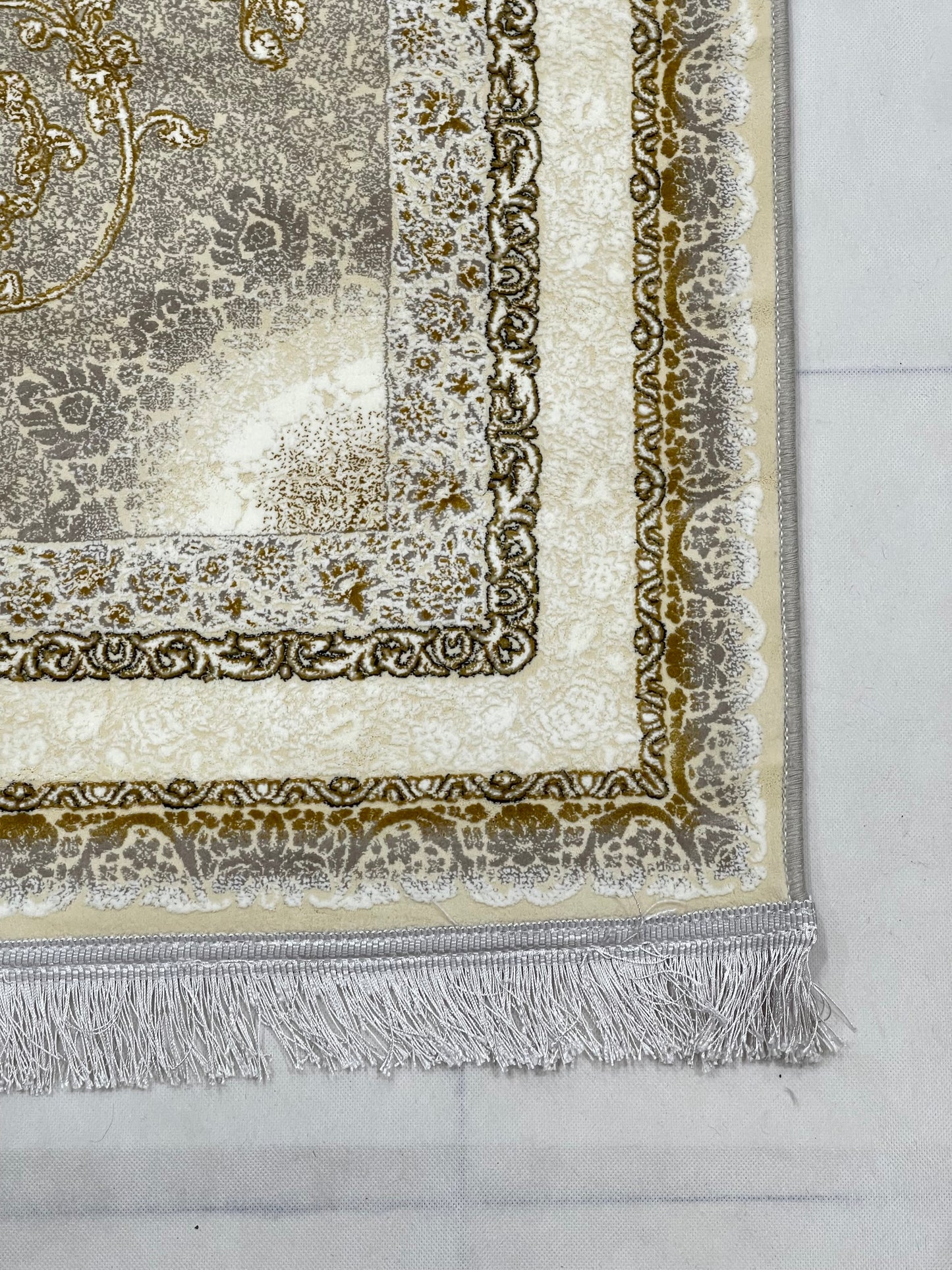 Irani Pure Acrylic 1200 Reeds
Article -201-Off white
Size : 3 ft width x 5 ft length (100cm x 150cm)