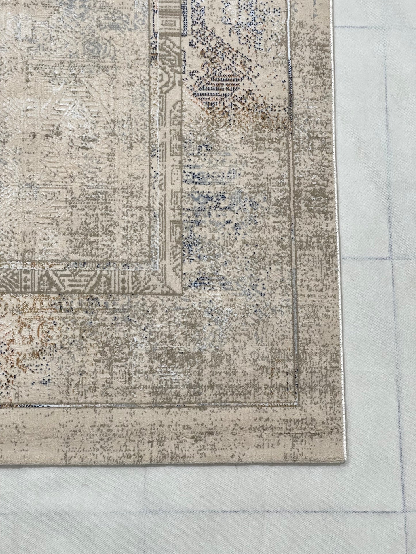 Irani Vintage Woven Rug.
 Article -2073-Off white
Size: 5 ft width x 7.3 ft length (150cm x 220cm)