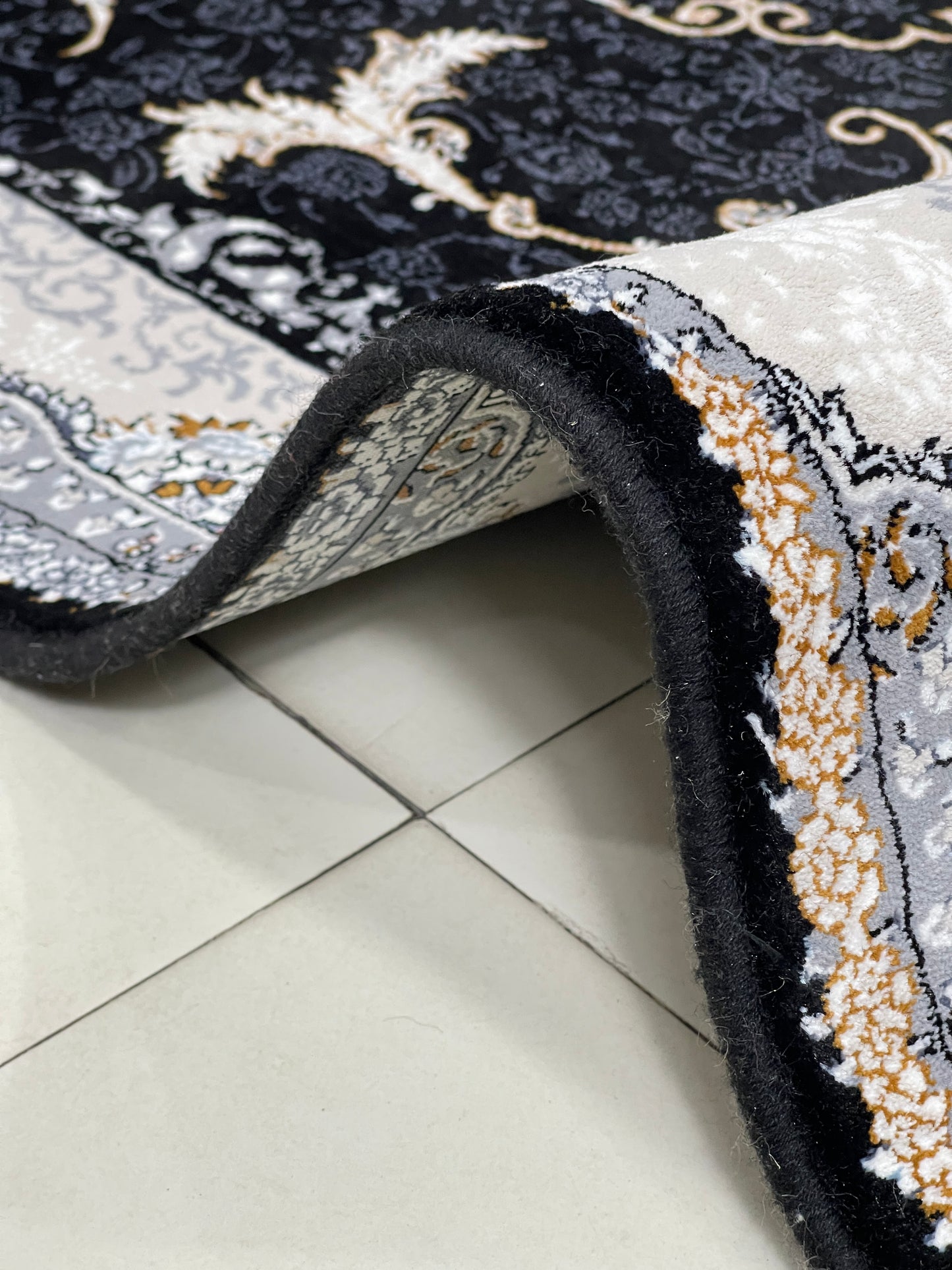 Irani  Acrylic 700 Reeds
Article -205-Black
Size : 3 ft width x 5 ft length (100cm x 150cm)