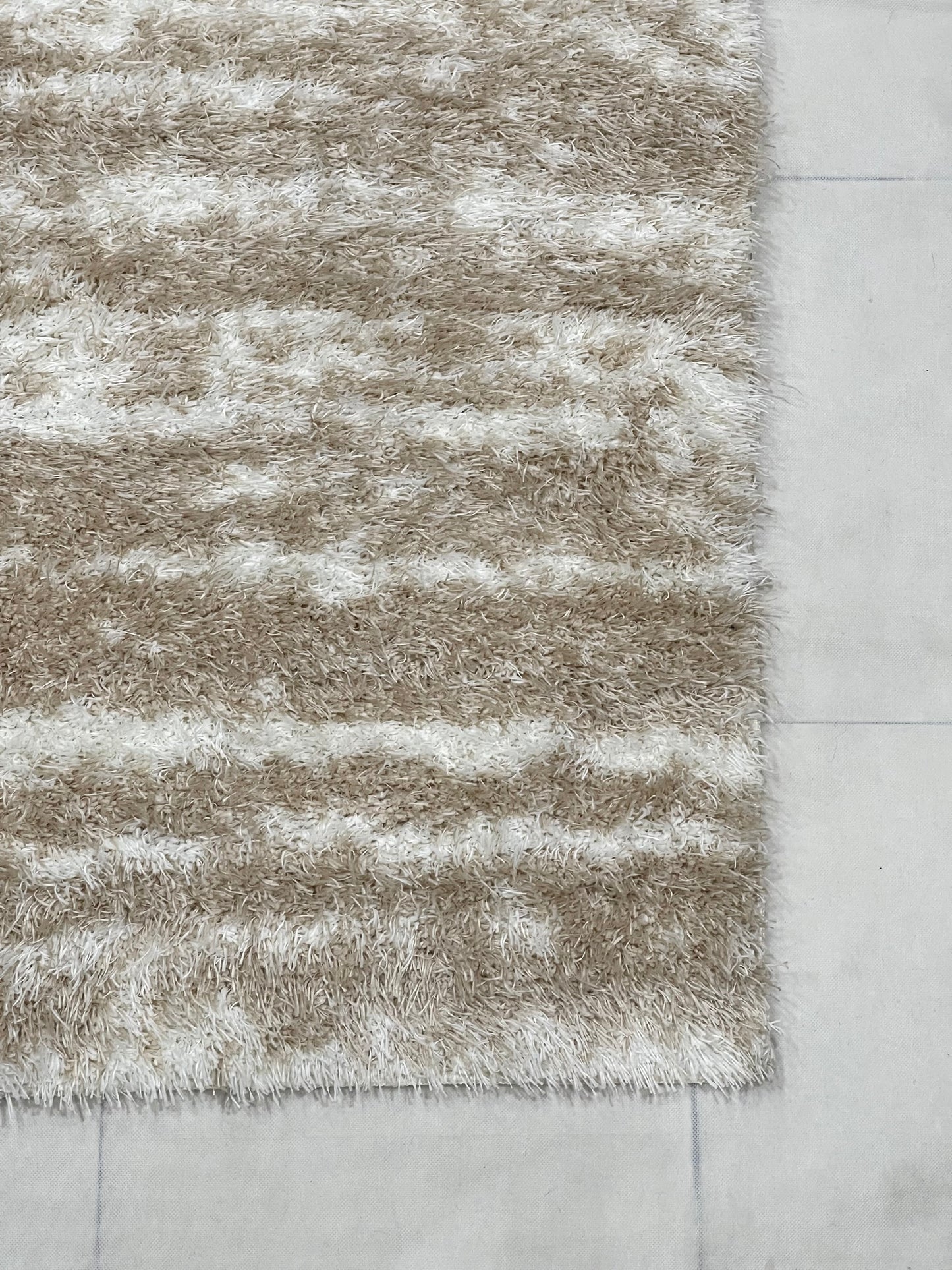 Turkish Shaggy Rug With Woven Back.  Size : 5 Ft Width x 7.3 Ft Length (160cm x 220cm) Article-10-Off White, Beige