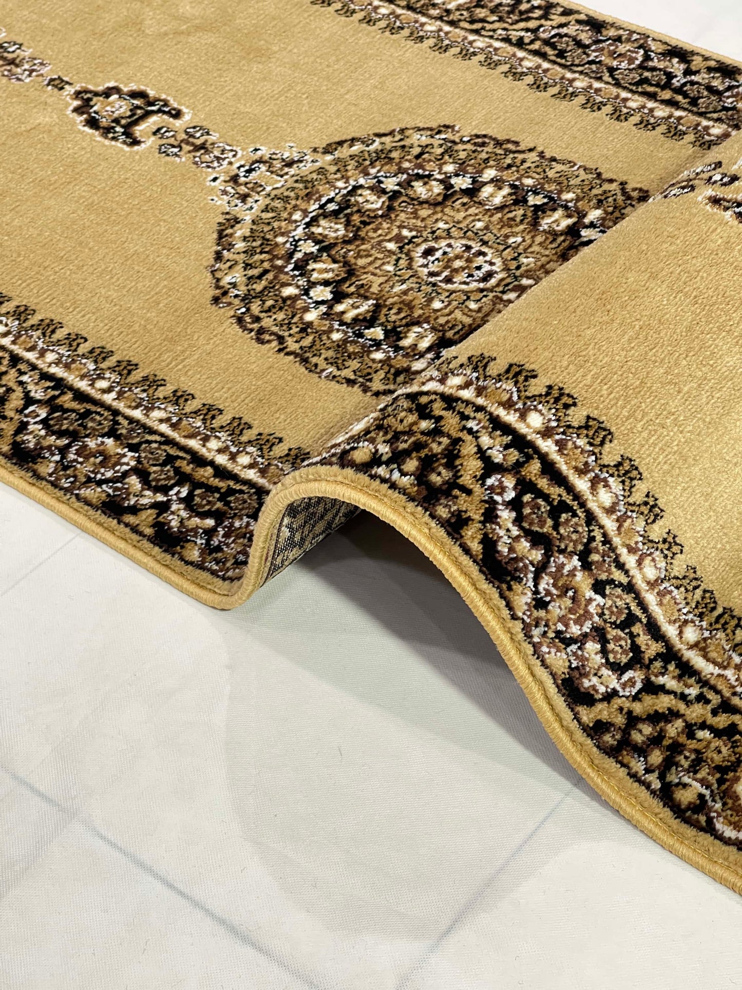 Beige Persian Polypropylene Woven Runner.
 Size : 2.6 ft width x 6.3 ft length
 (80 cm x 200cm)