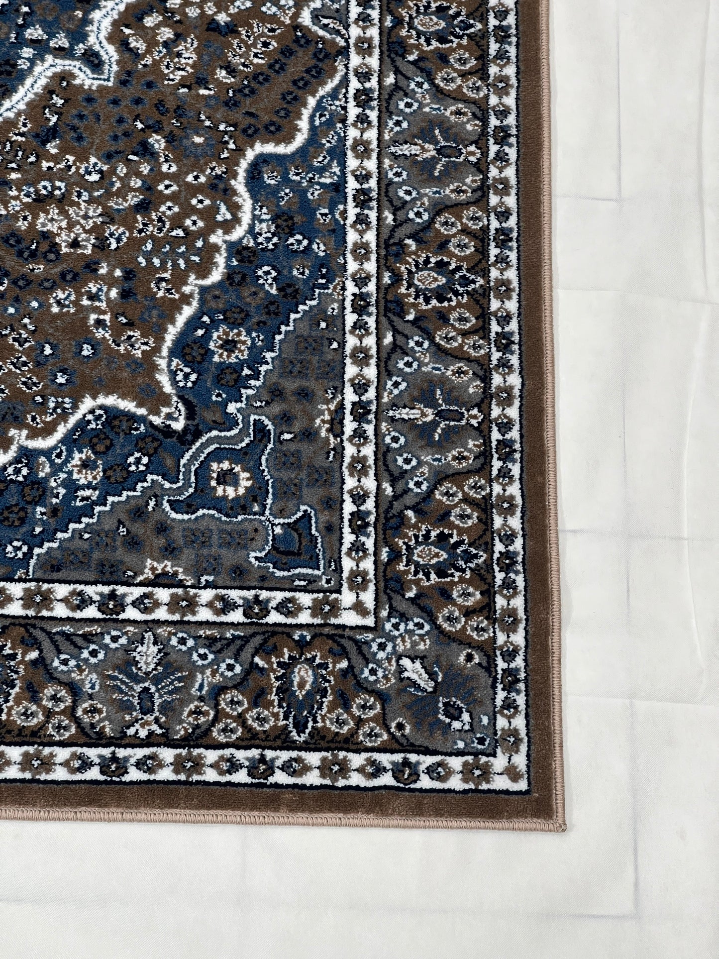 Persian polypropylene Rug,back woven(Article-25-Mink)
Size : 5ft width  x 7.3ft length (150cm x 220cm)