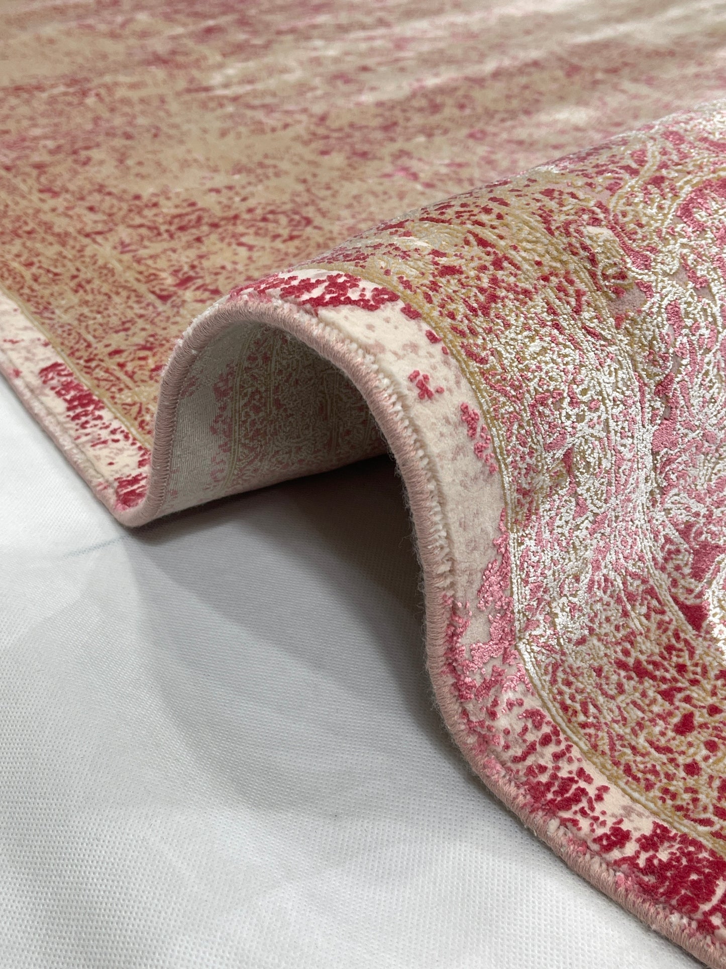 Irani Acrylic 1200 Reeds
Article -212-Pink
Size : 6.6 Ft width x 9.6 Ft length (200cm x 290cm)