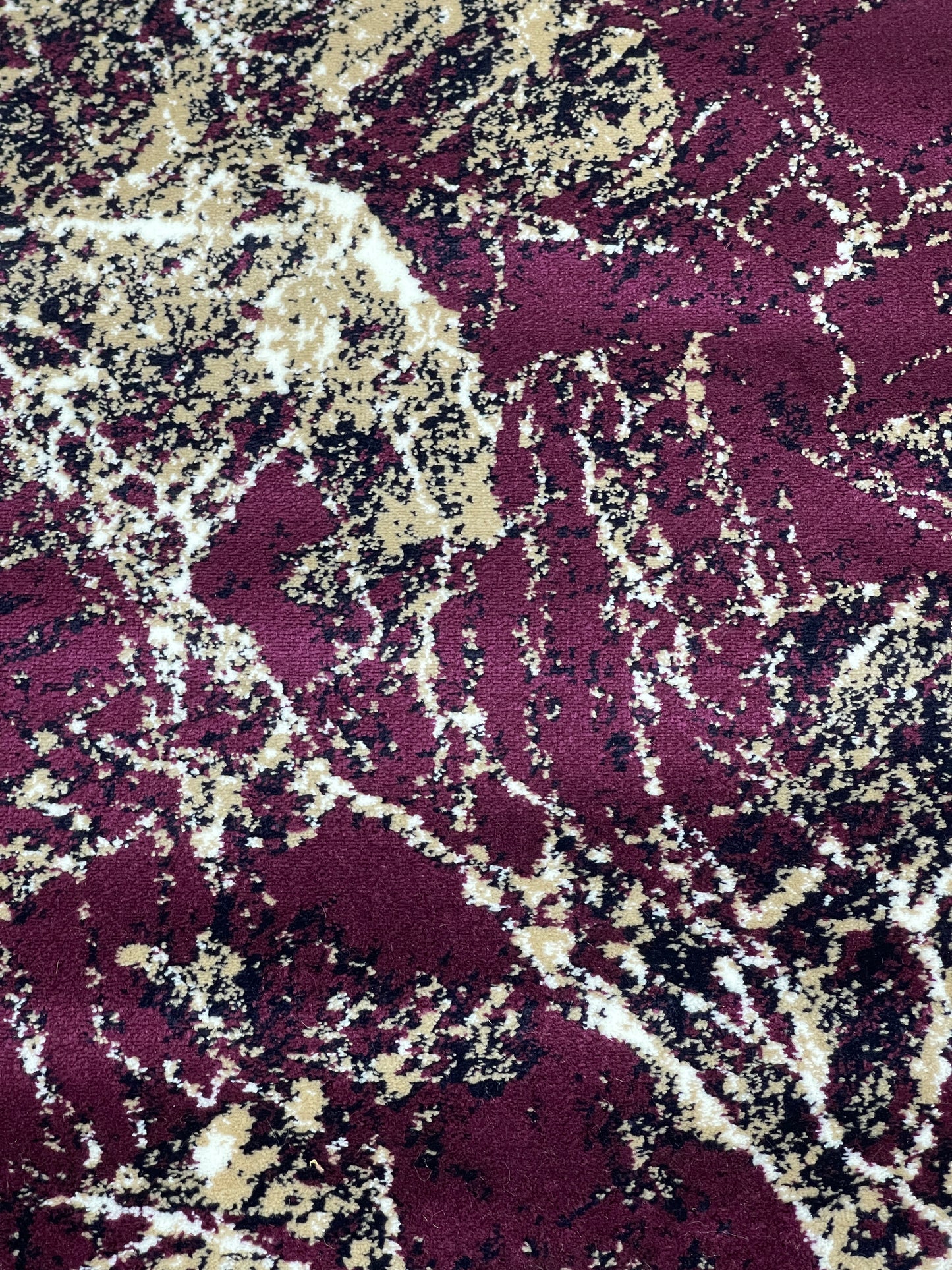 Modern polypropylene Rug,back woven
(Article-175-Purple)
Size : 4 ft width x 5.6 ft length (120 cm x 170 cm)