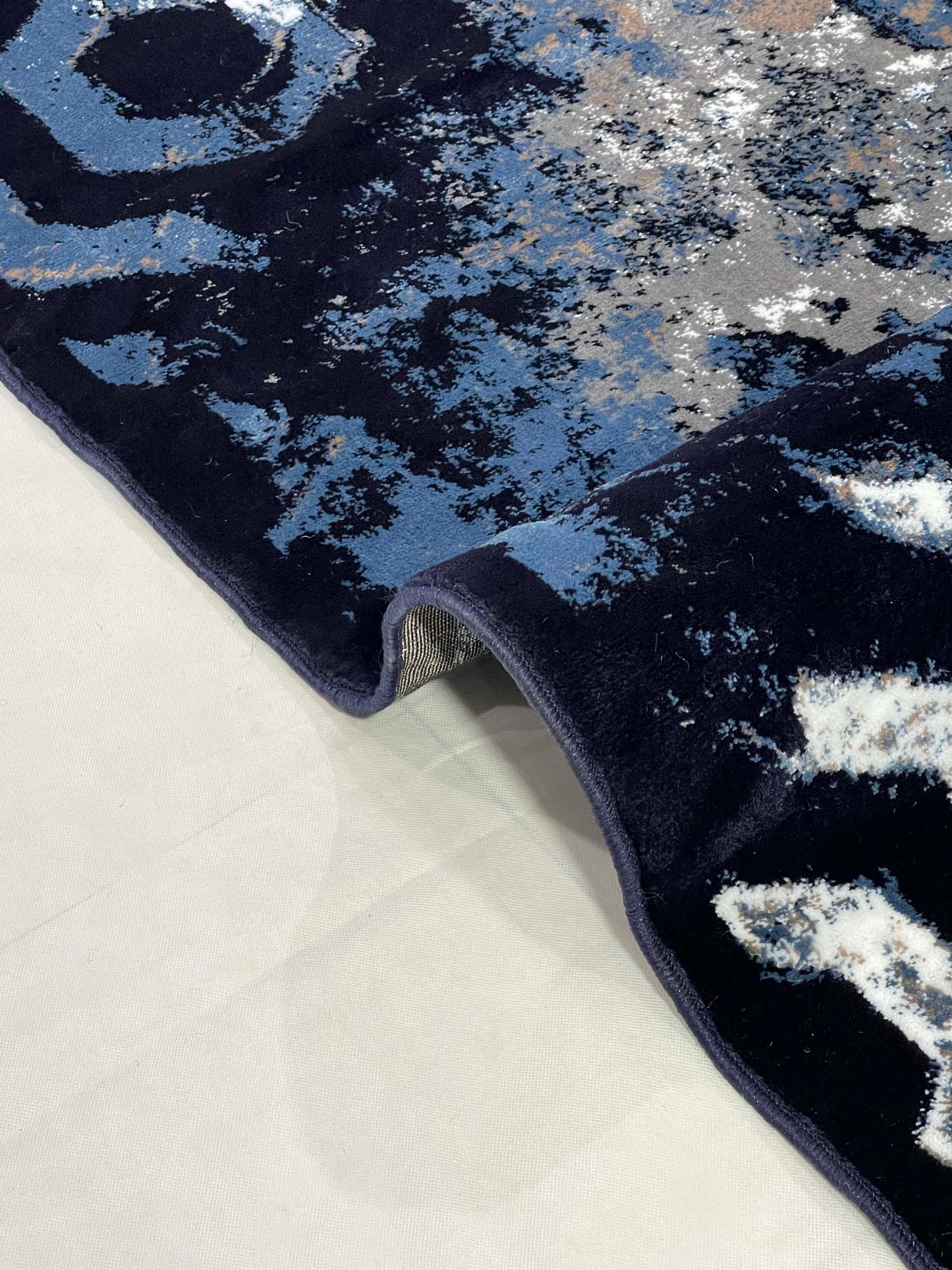 Modern Polypropylene Rug Back Woven(Article-381-Blue)
Size: 6.6 ft width x 9.6 ft length (200cm x 290cm)