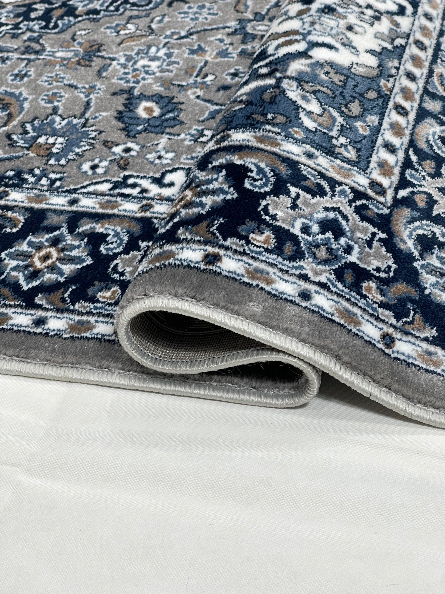 Persian Polypropylene Rug,back woven(Article-01-Grey)
Size : 5ft width  x 7.3ft length (150cm x 220cm)