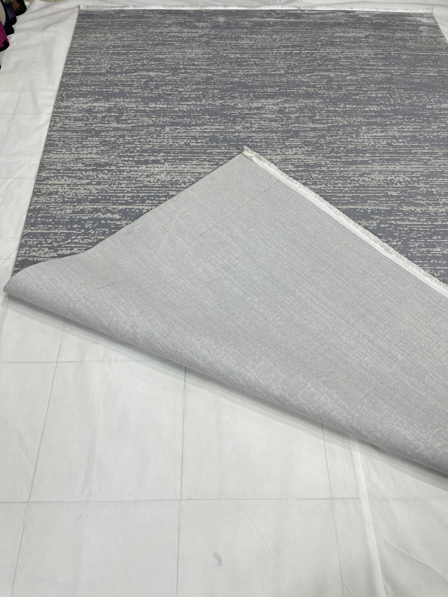 New Turkish Silk (Surya B) 
Size: 6.6 ft width x 9.6 ft length (200cm x 290cm)
Article -619- Grey