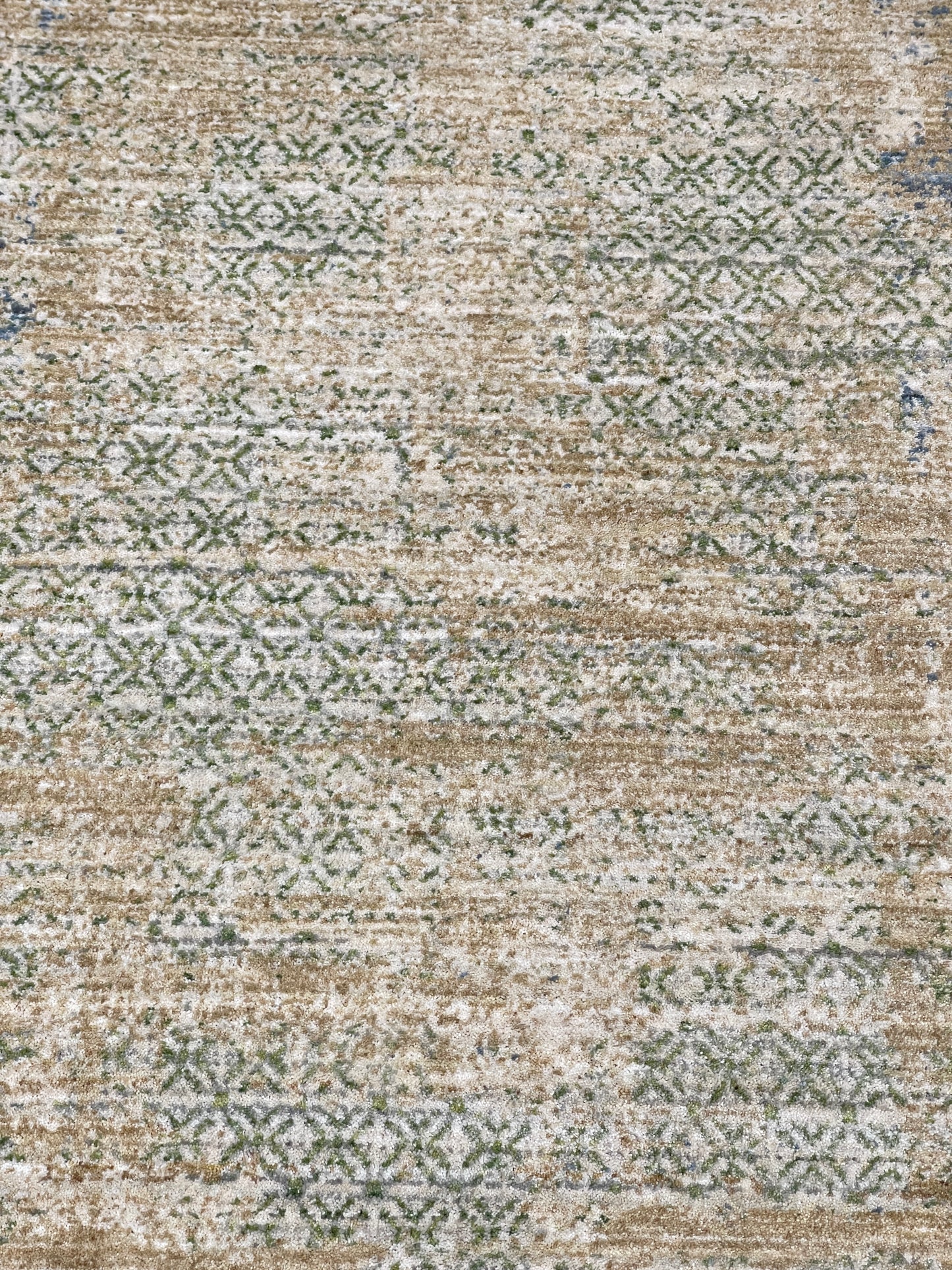 Irani viscose Rug , Woven Back
Article-315-Green
Size : 3 ft width x 5 ft length (100 cm x 150cm)