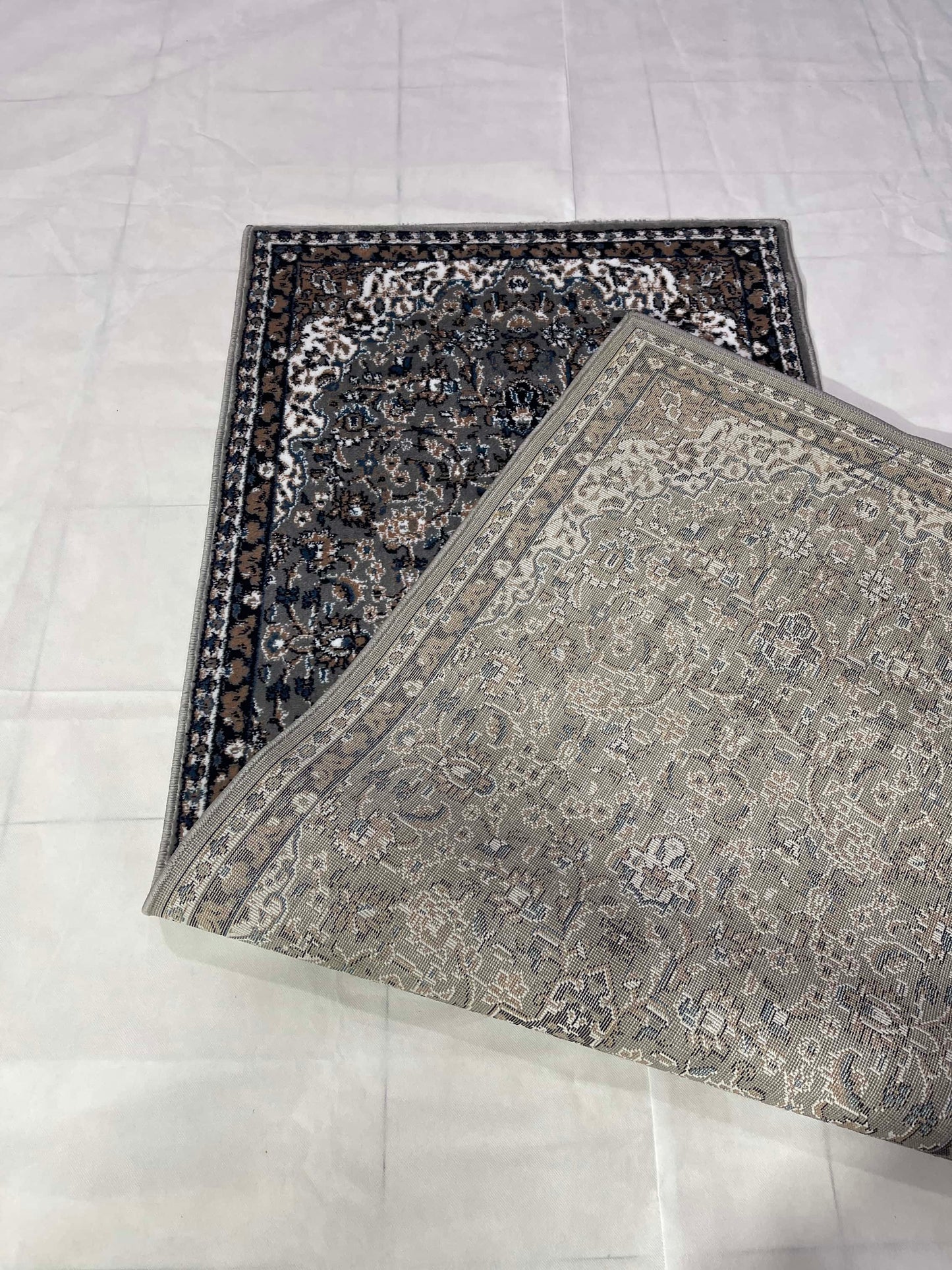 Grey Persian Polypropylene Woven Runner.
 Size : 2.6 ft width x 6.6 ft length
 (80 cm x 200cm)