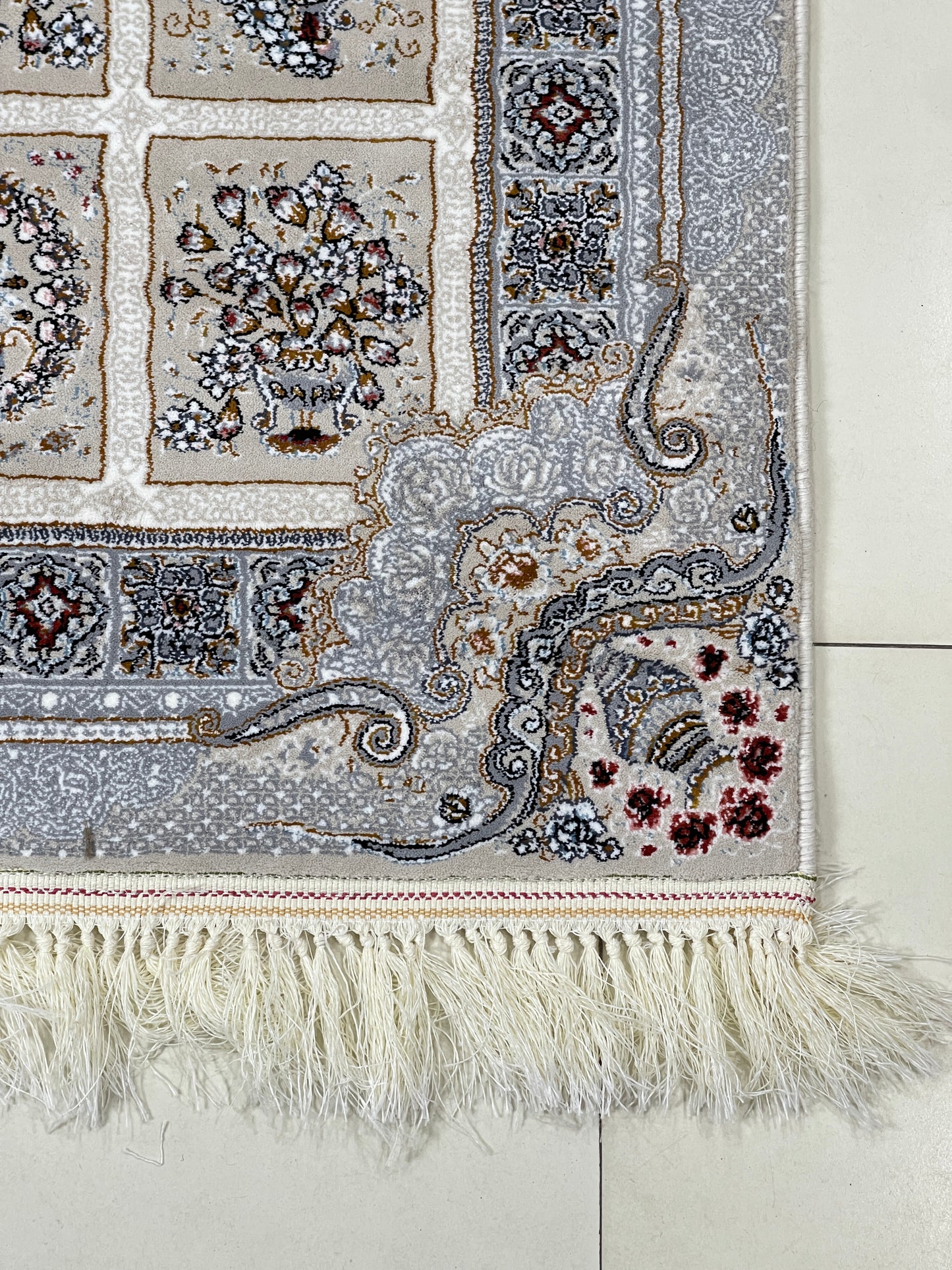 Irani  Acrylic 700 Reeds
Article -207-Off white
Size : 3 ft width x 5 ft length (100cm x 150cm)