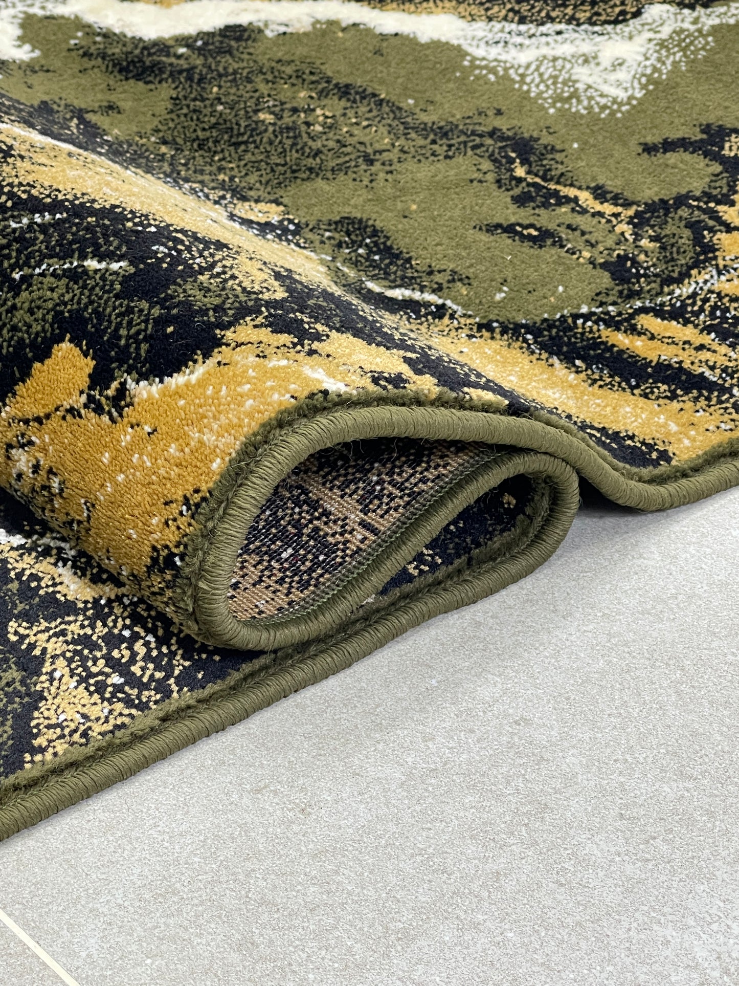 Green Modern Polypropylene Woven Rug.
 Size : 2.6 ft width x 6.6 ft length
 (80 cm x 200cm)
