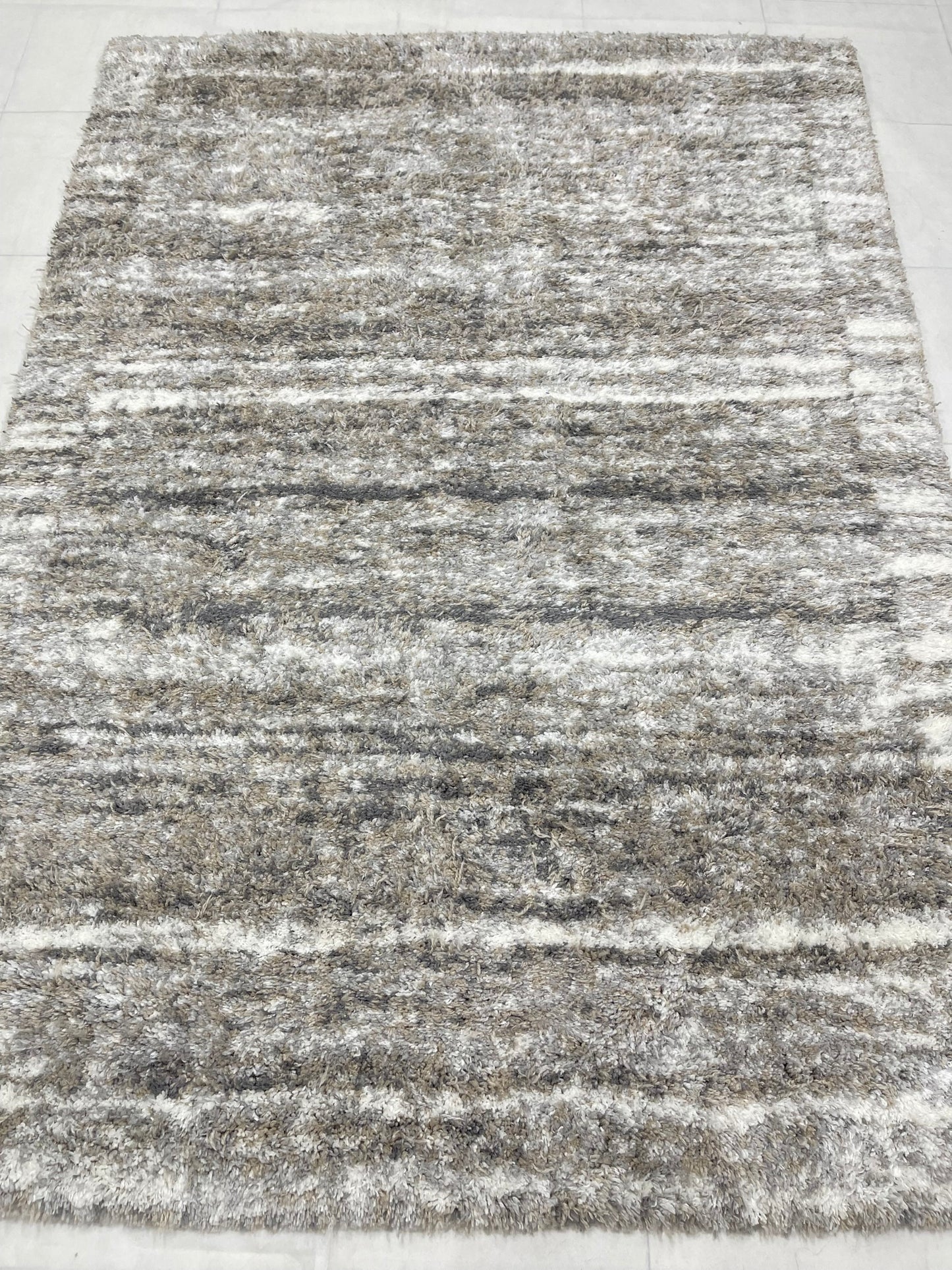 Turkish Shaggy Rug With Woven Back.  Size : 5 Ft Width x 7.3 Ft Length (160cm x 220cm) Article-09-Off White, Grey