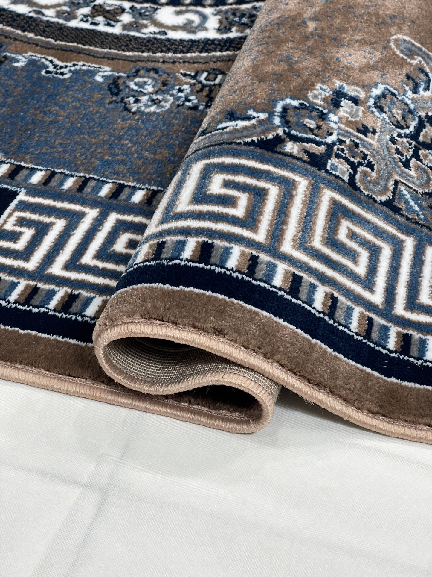 Modern Polypropylene Rug,back woven(Article-75-Mink)
Size : 5ft width  x 7.3ft length (150cm x 220cm)