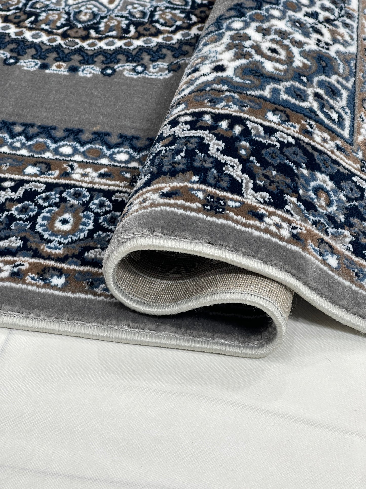 Persian  Polypropylene Rug,back woven(Article-22-Grey)
Size : 5ft width  x 7.3ft length (150cm x 220cm)