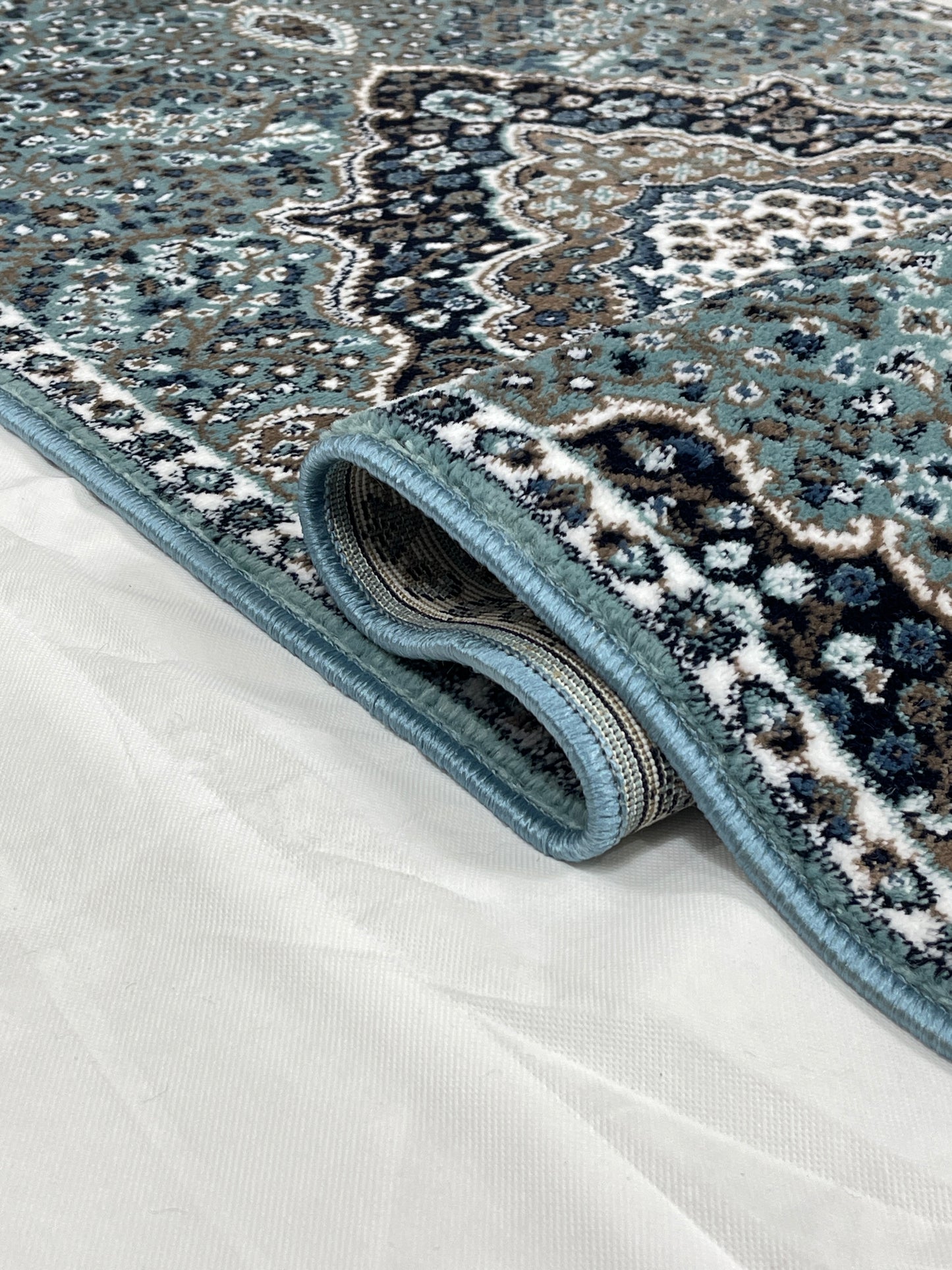 Feroze Persian Polypropylene Woven Rug.  Size : 2.6 ft width x 6.6 ft length  (80 cm x 200cm)