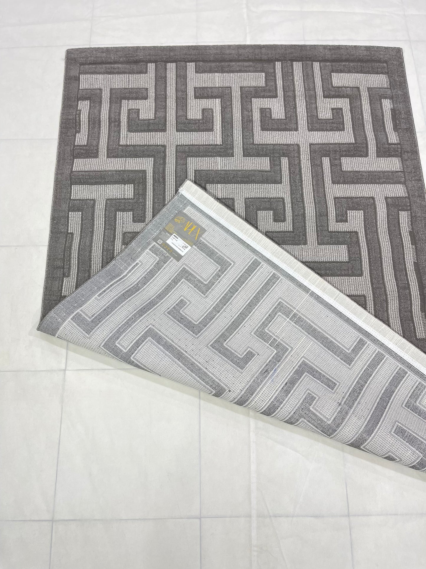 Irani Vintage Woven Rug.
 Article -2046-Grey
Size: 4 ft width x 6 ft length ( 120cm x 180 cm)