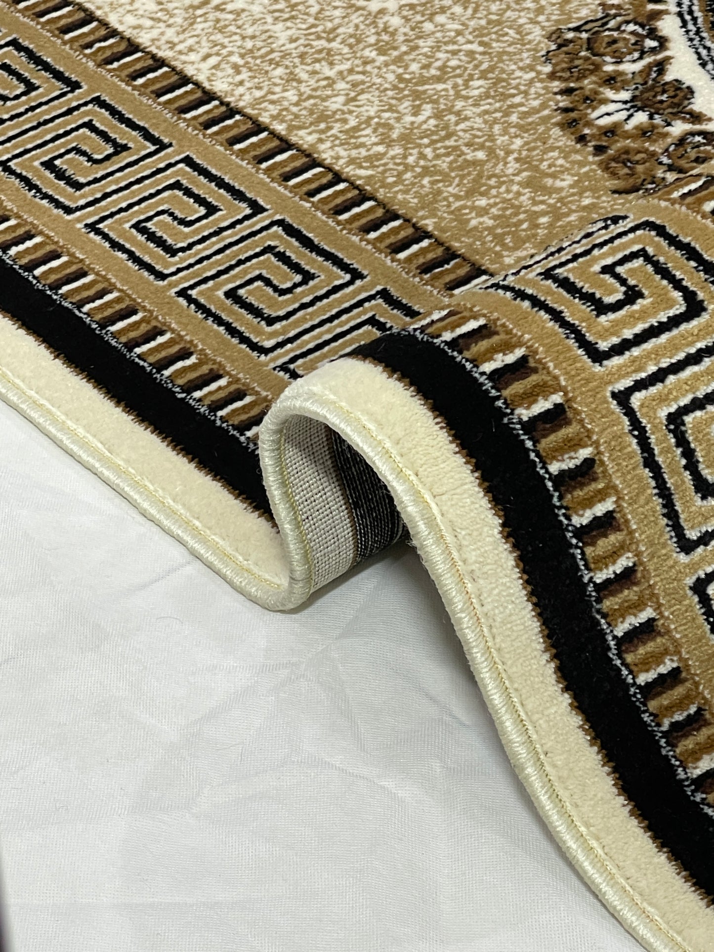 Versace Polypropylene Rug,back woven(Article-75-Off white)
Size : 5ft width  x 7.3ft length (150cm x 220cm)