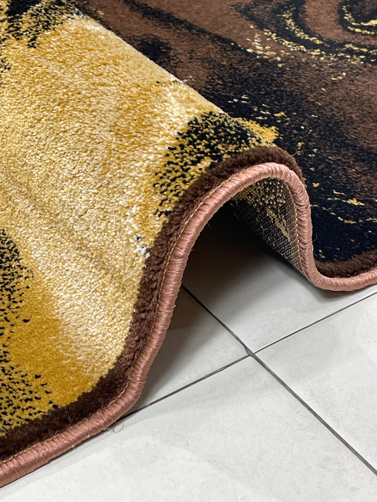 Modern polypropylene Rug,back woven(Article-422-Brown)
Size : 6.6 ft width x 9.6 ft length (200cm x 290cm)