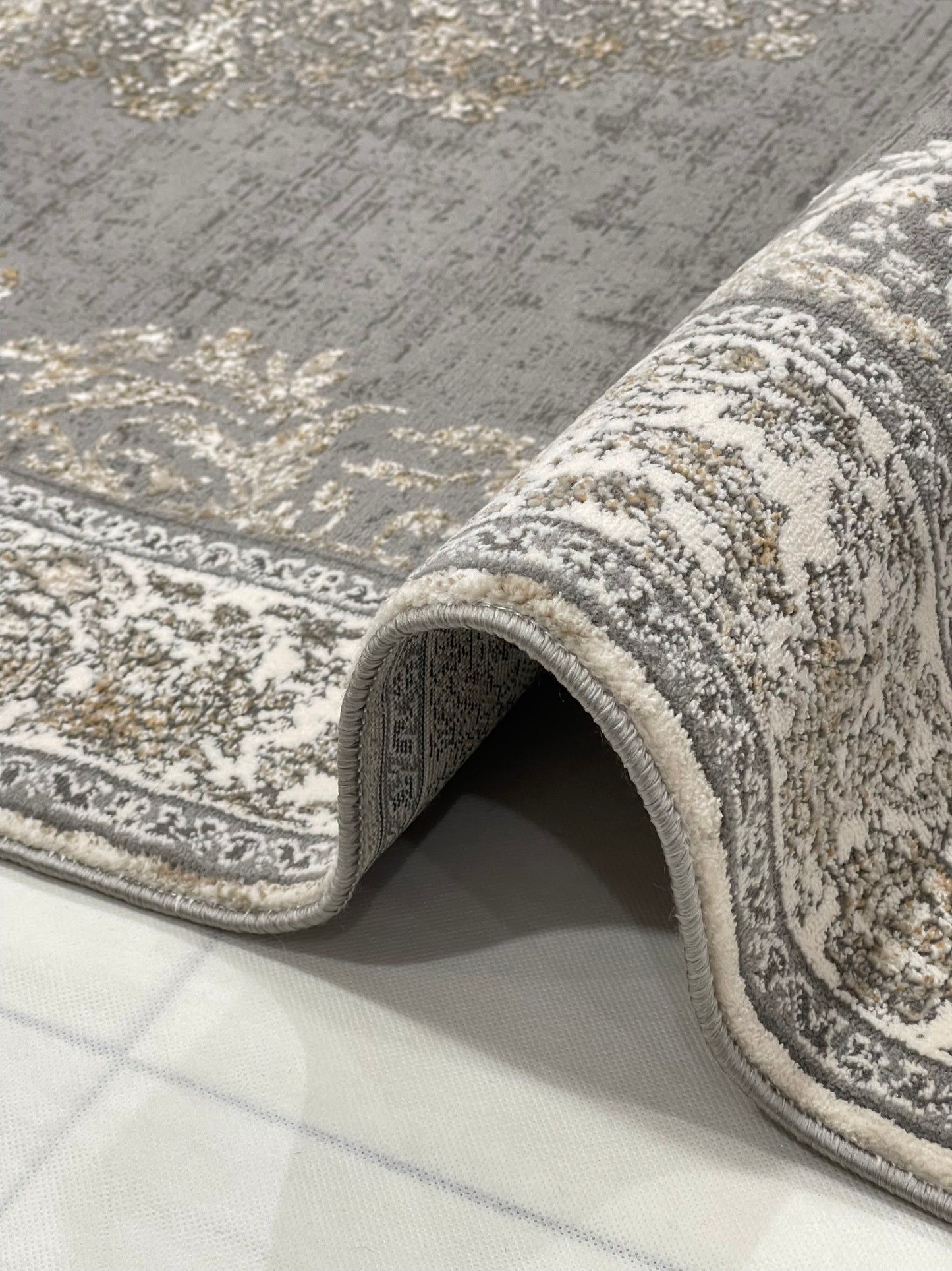 Irani Vintage Woven Rug.
 Article -2072-Grey
Size: 5 ft width x 7.3 ft length (150cm x 220cm)