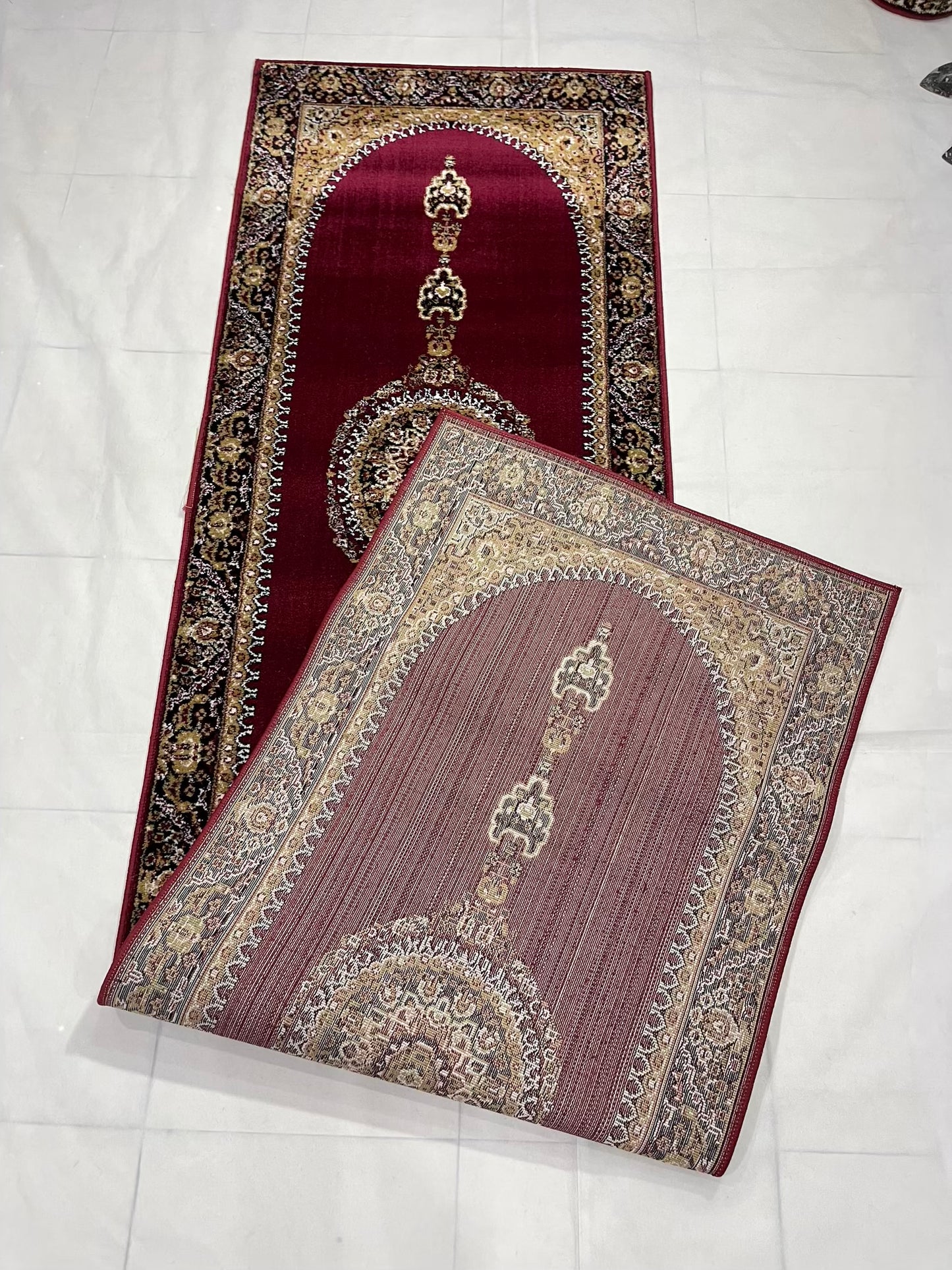 Red Persian Polypropylene Woven Runner.
 Size : 2.6 ft width x 9.6 ft length
 (80 cm x 290cm)