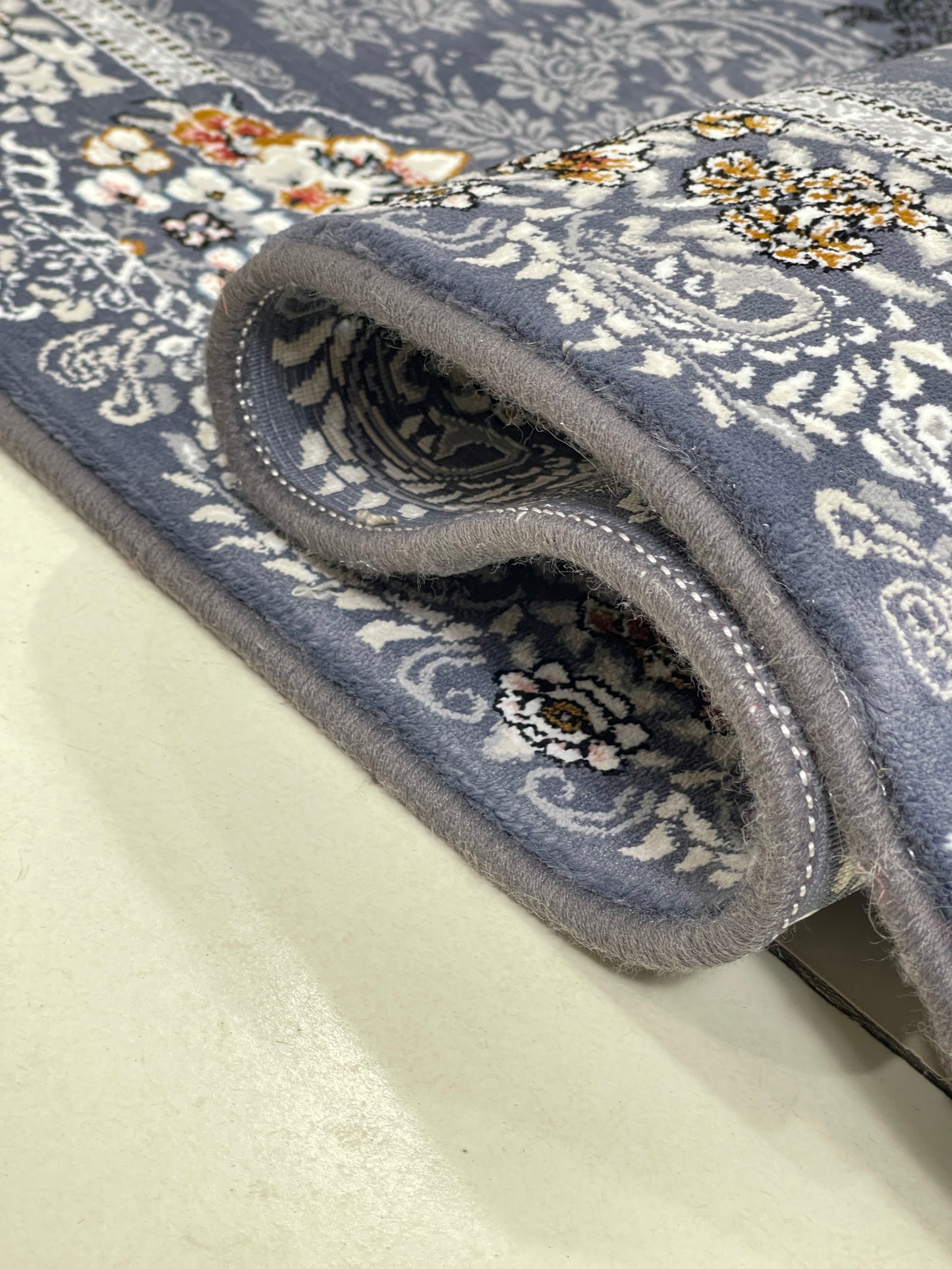 Irani  Acrylic 700 Reeds
Article -202-Blue
Size : 3 ft width x 5 ft length (100cm x 150cm)