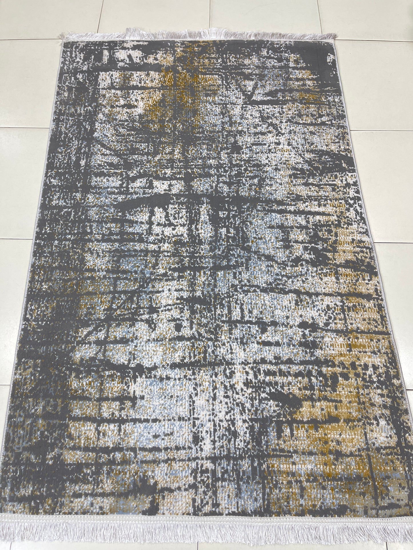 Irani viscose Rug , Woven Back
Article-321-Grey
Size : 3 ft width x 5 ft length (100 cm x 150cm) (Copy)