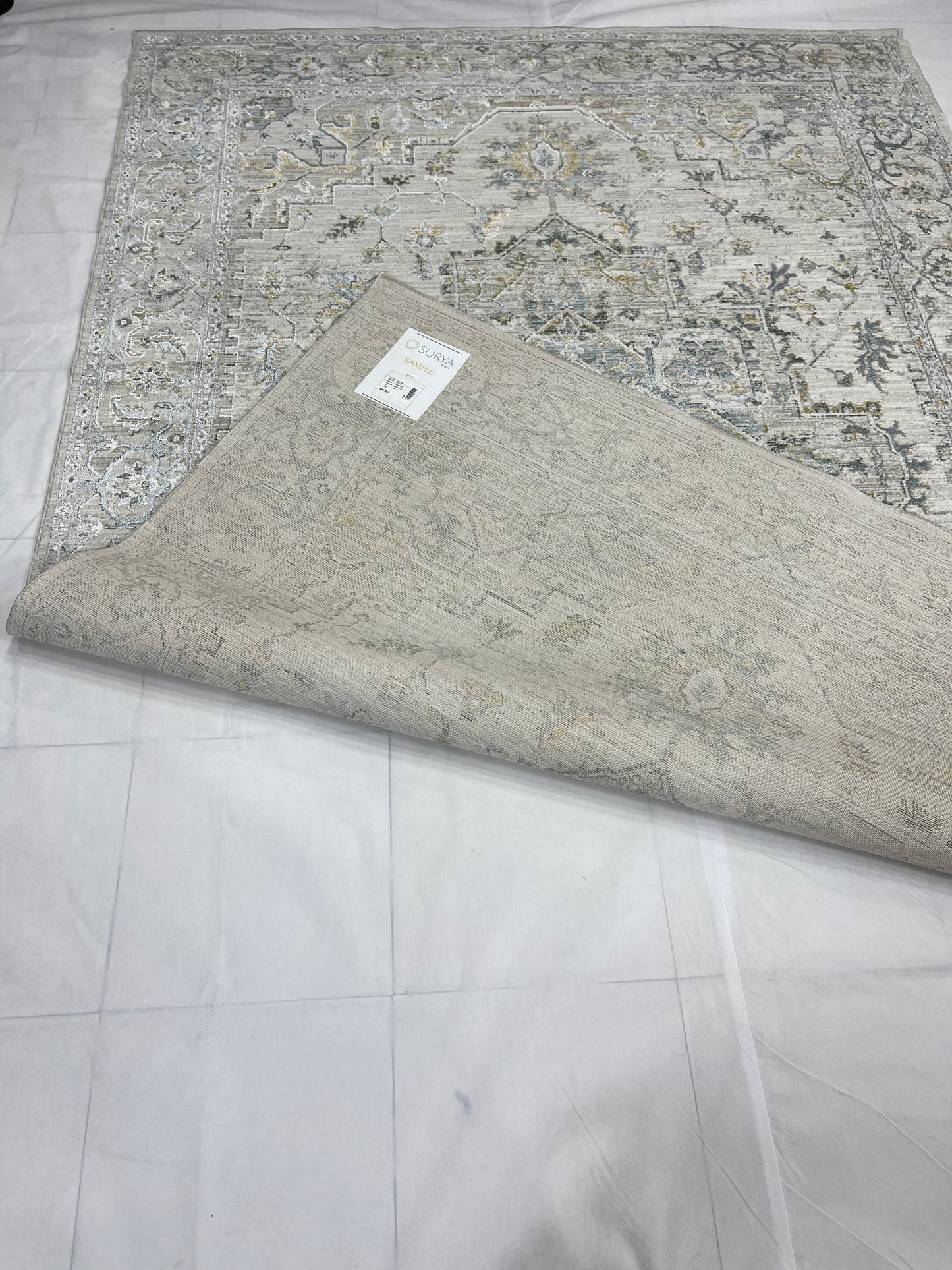 New Turkish Silk (Surya A) 
Size: 6.6 ft width x 9.6 ft length (200cm x 290cm)
Article -627- Off White