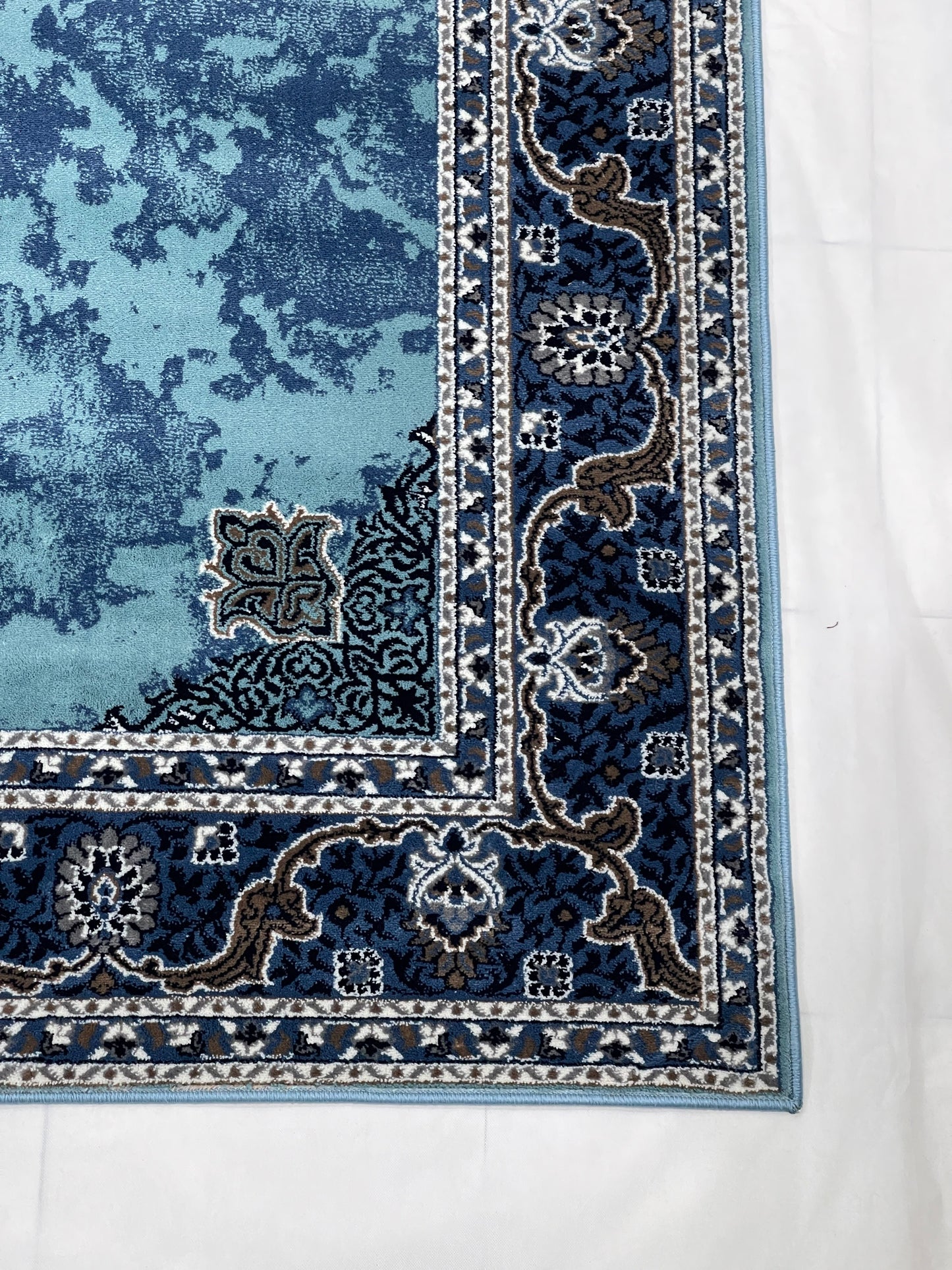 Persian polypropylene Rug,back woven(Article-39-Feroze)
Size : 6.6 ft width x 9.6 ft length (200cm x 290cm)